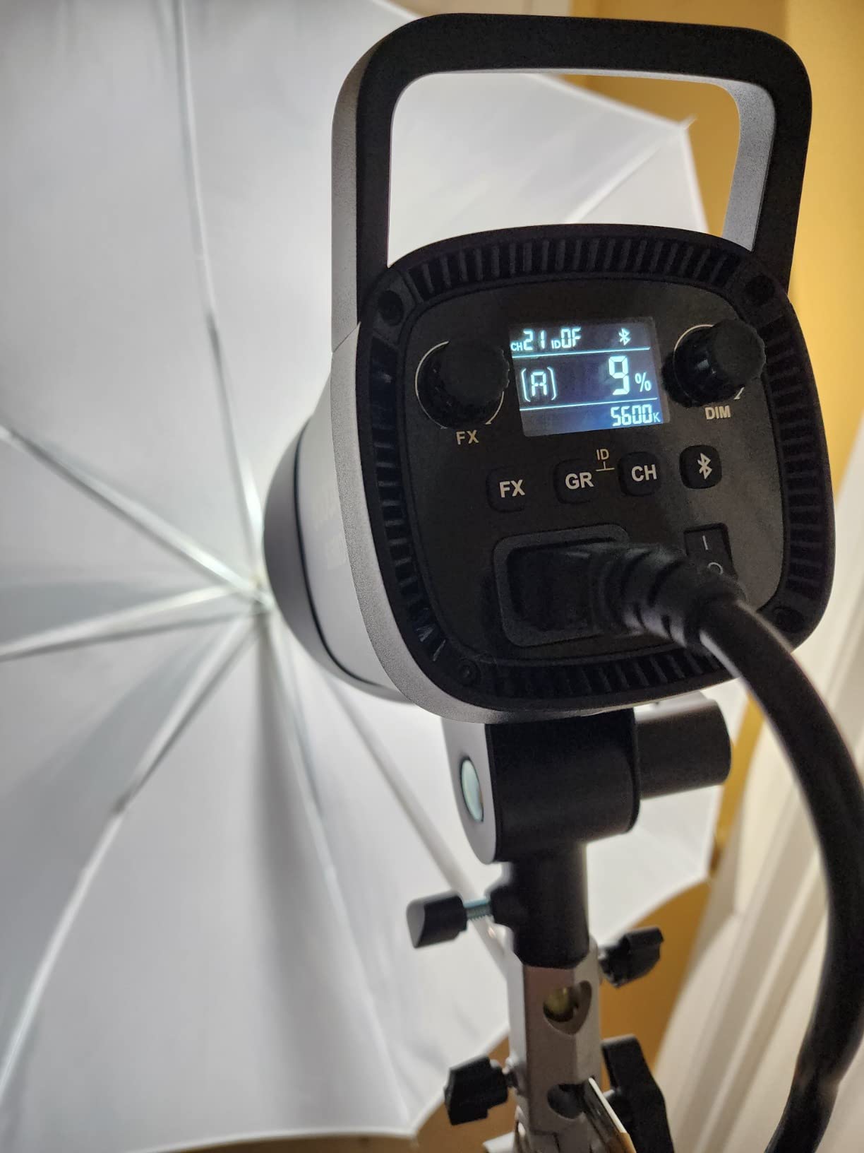 SL60 SL60IID 70W LED Video Light, Cob Video Light Bowens Mount LED Studio Light, Support APP Control, CRI96+ TLCI97+, Daylight 5600K, 18600Lux@1m, Built-in 8 FX Effects, Dimmable Brightness customer photo 2
