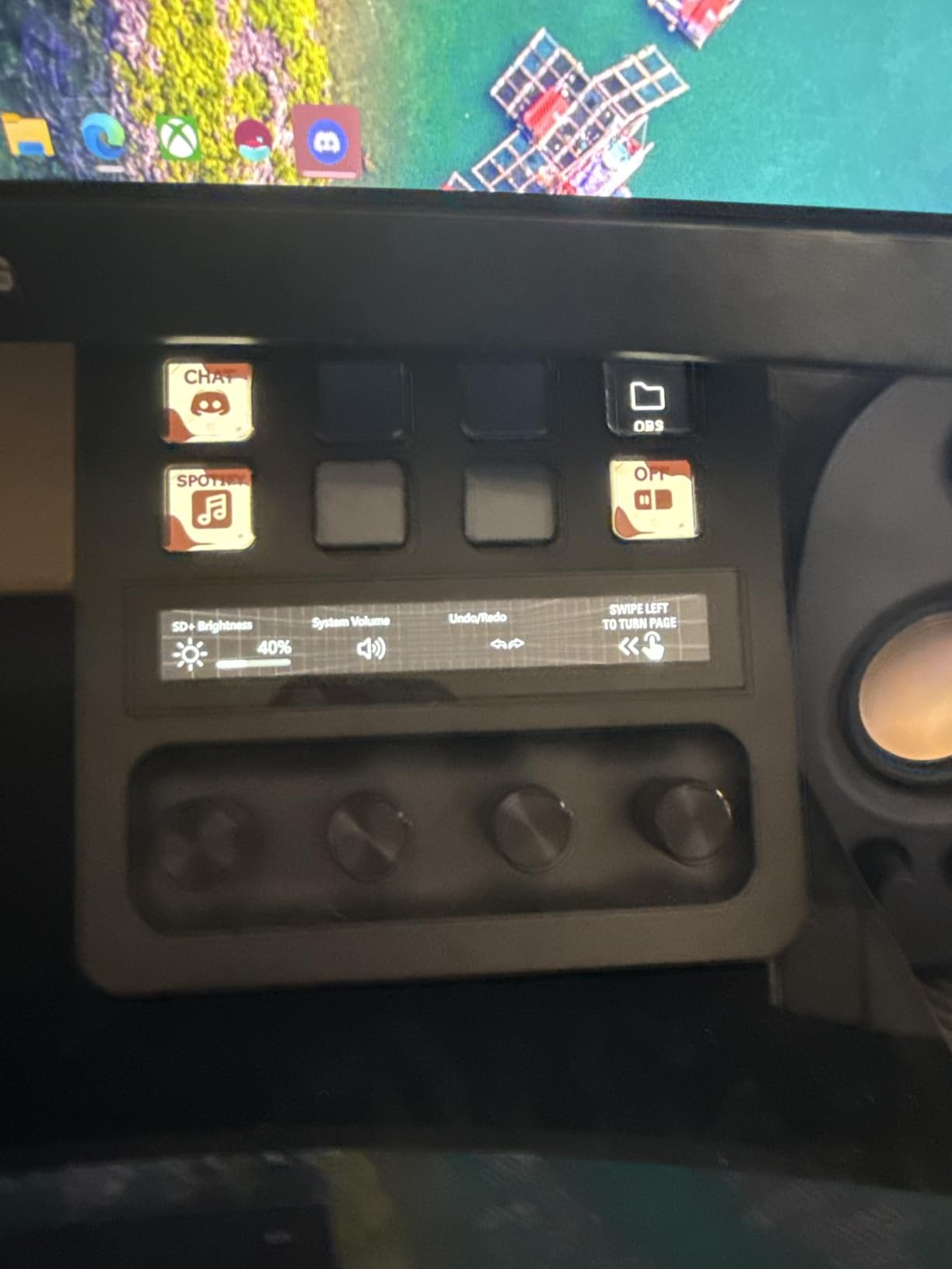 Elgato Stream Deck + White - Studio Controller with LCD Keys, Dials, and Touch Strip for Post Production in Adobe Premiere Pro, Photoshop, DaVinci Resolve, Final Cut Pro - Workflow Automation customer photo 2