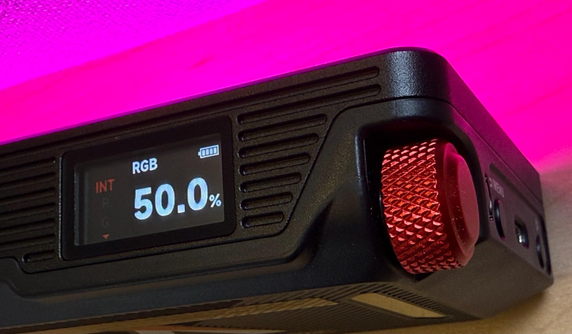 Aputure MC Pro Camera Lights, RGBWW LED Video Lights Lensed Mini LED Panel Full Color Portable Photography Lighting, 4200mAh Rechargeable Battery, APP Control, Support Magnetic Attraction customer photo 1