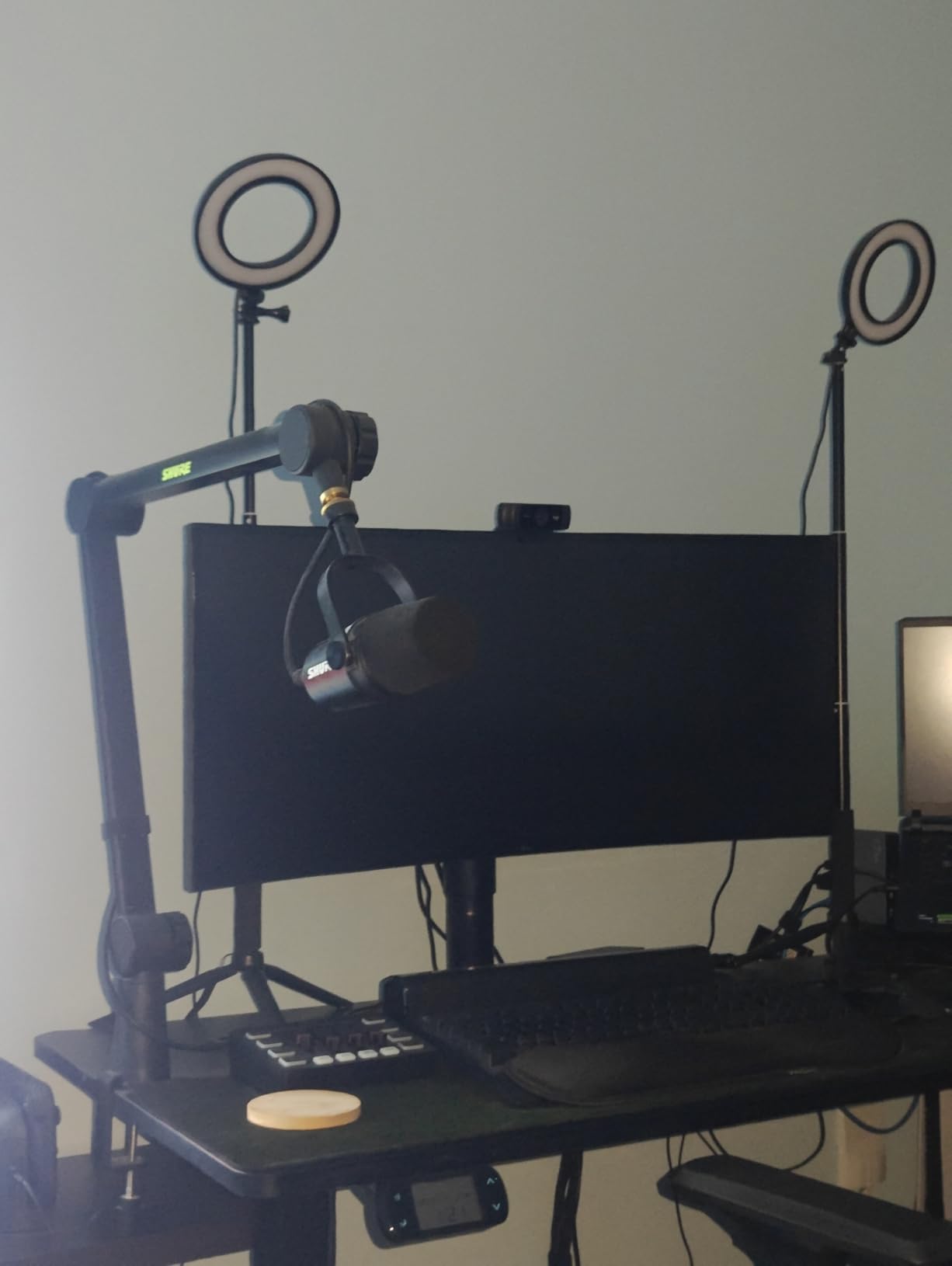 Shure by Gator Deluxe Articulating Desktop Podcasting Mic Boom Arm with Cable Management Channel (SH-BROADCAST1) customer photo 1