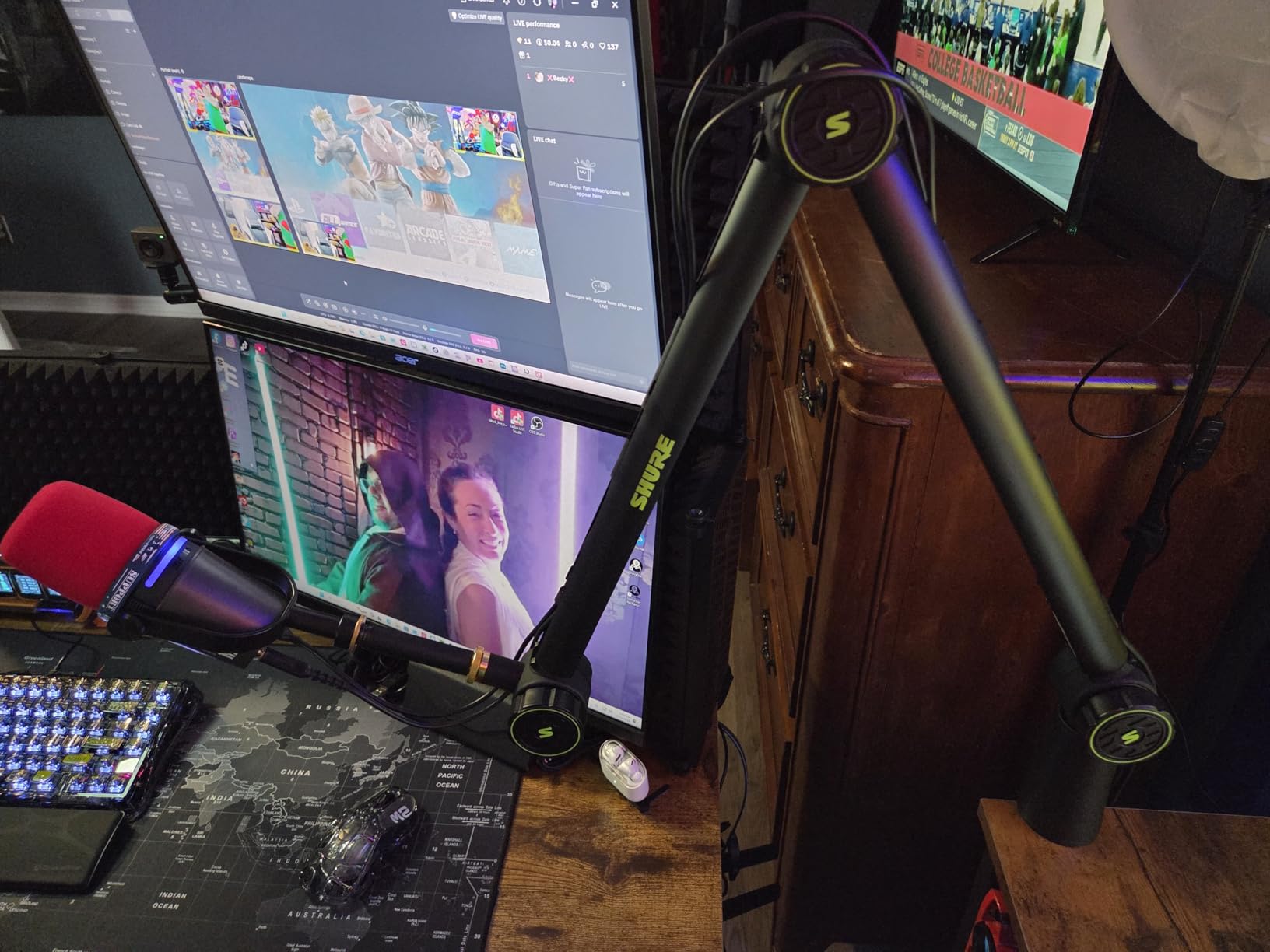 Shure by Gator Deluxe Articulating Desktop Podcasting Mic Boom Arm with Cable Management Channel (SH-BROADCAST1) customer photo 2