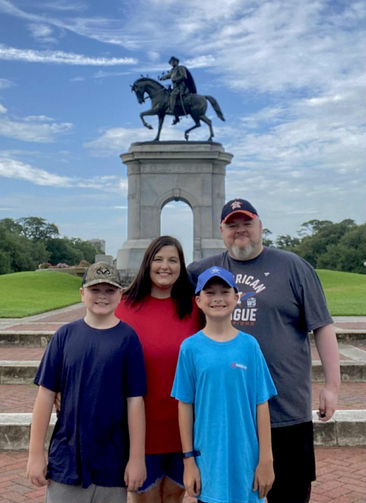 UBeesize 54'' Camera Tripod, Phone Tripods for iPhone with Bag, Travel Tripode Stand with Remote Compatible with iPhone 17/1615/14/13/12/11, Android Phones, Cameras, DSLR and Gopro customer photo 1