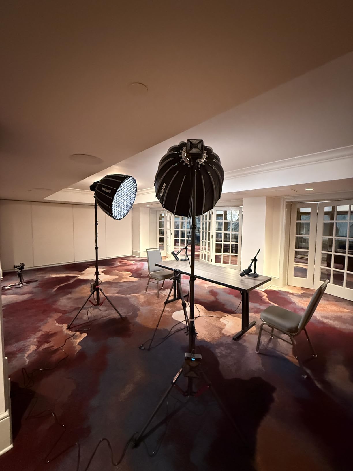 Zhiyun Molus G200 200W COB Video Light - Portable Continuous Output Lighting 2700-6500K 9460 Lux@1m with Bowens Mount and APP Control customer photo 1
