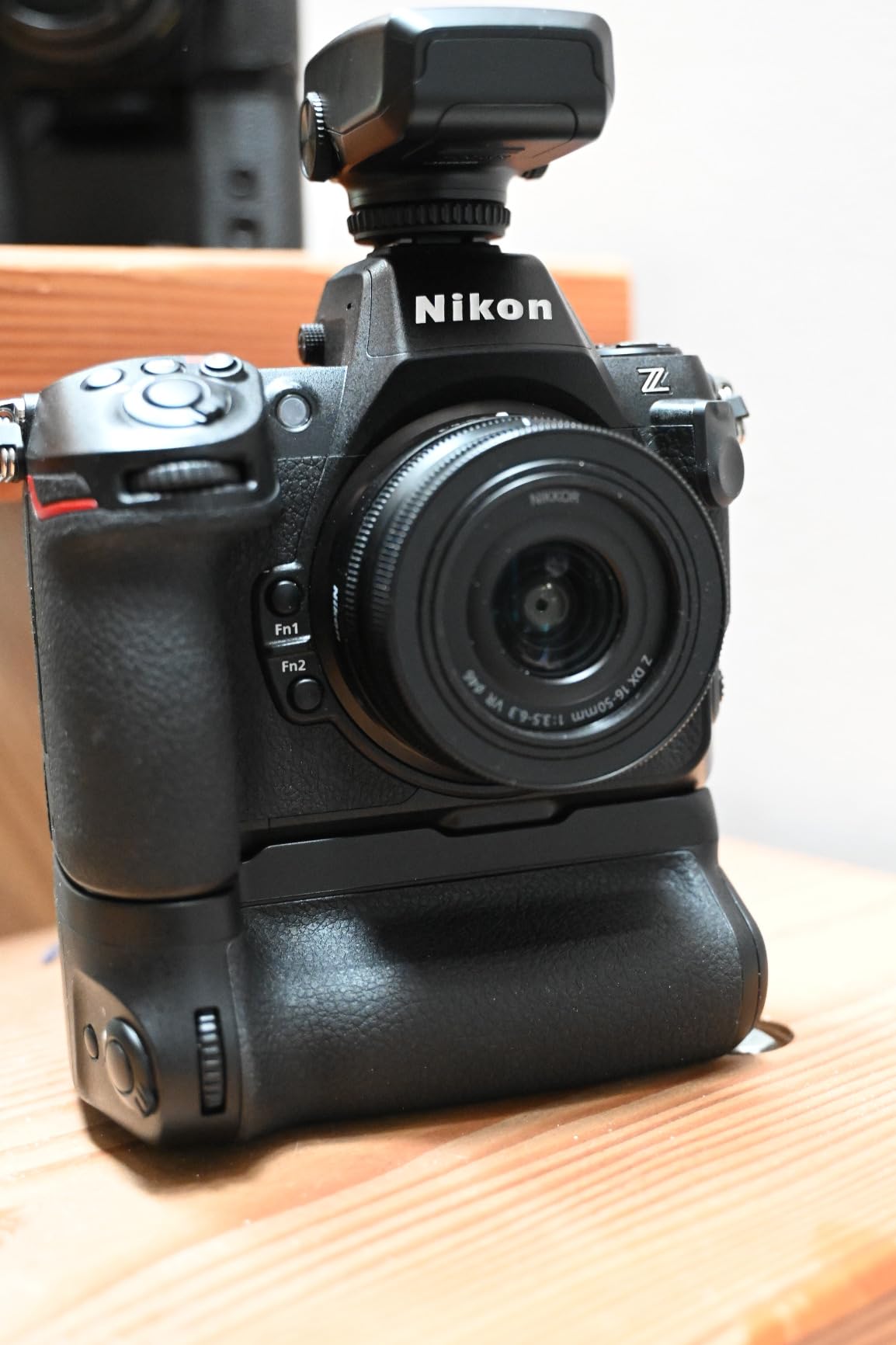 Nikon MB-N12 Power Battery Pack for Extended Usage of Nikon Z 8 with Secondary Non-Removable Backup Battery customer photo 1