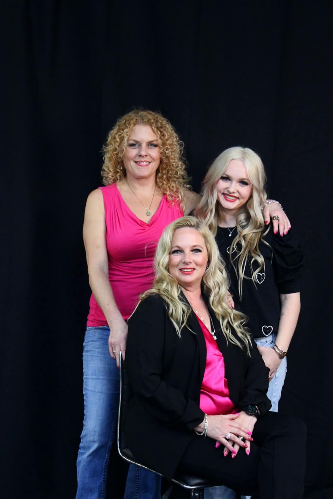 10X12ft Green Screen Backdrop for Photography, LCUIRC Chromakey Polyester Collapsible Greenscreen Background for Streaming, Photography, Zoom Meeting, Video Editing, Podcasting customer photo 2