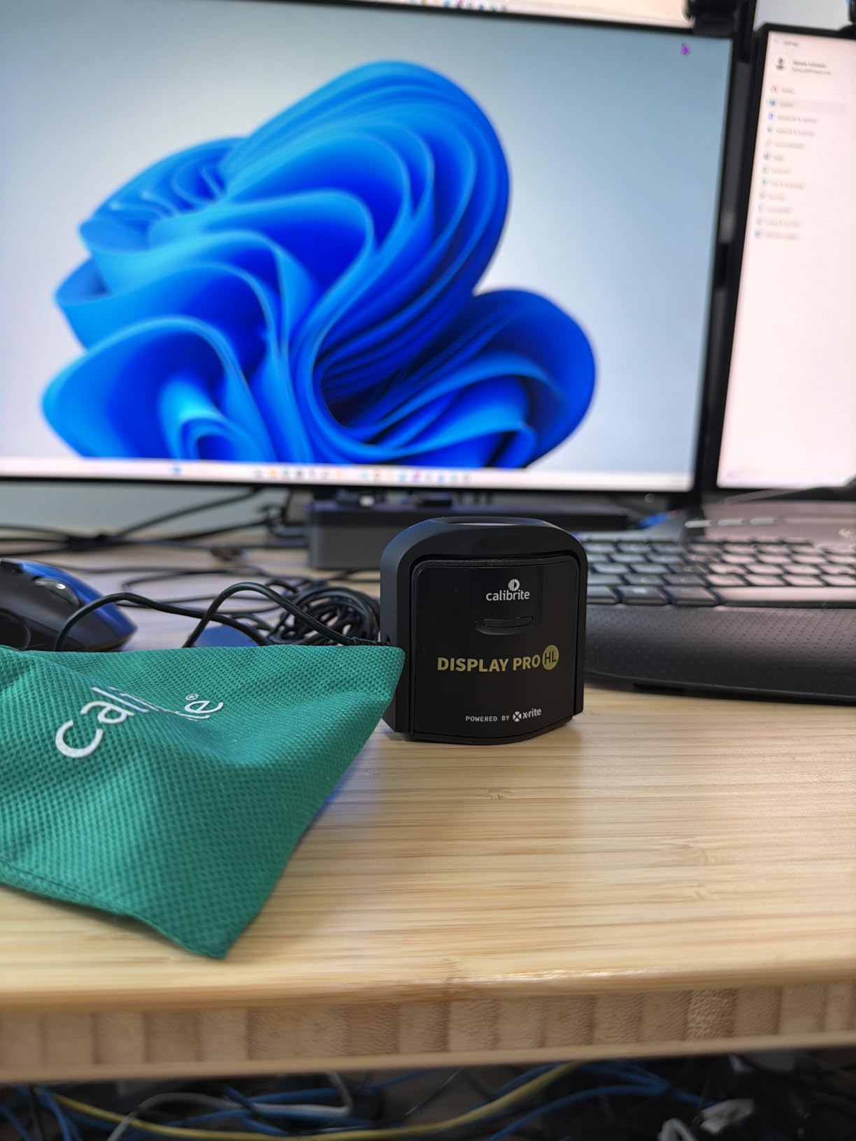 Calibrite Display Pro HL Monitor Calibration Colorimeter for LCD Mini LED and OLED Displays, Measure Up to 3000 Nits, PROFILER Software, USB C w/Adapter, Validation/Color Uniformity Tools customer photo 3