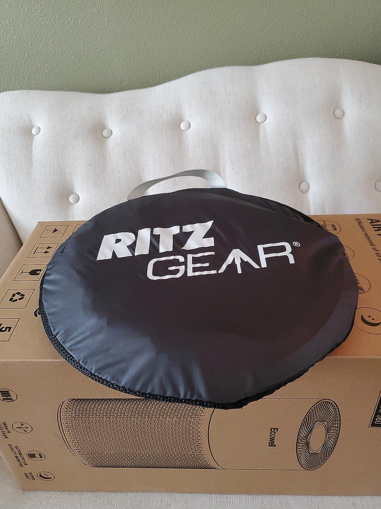 RitzGear Pop-Up Laptop Sun Shade | Portable Compact Anti-Glare Screen Hood, Tent & Carry Case for Up-to 17