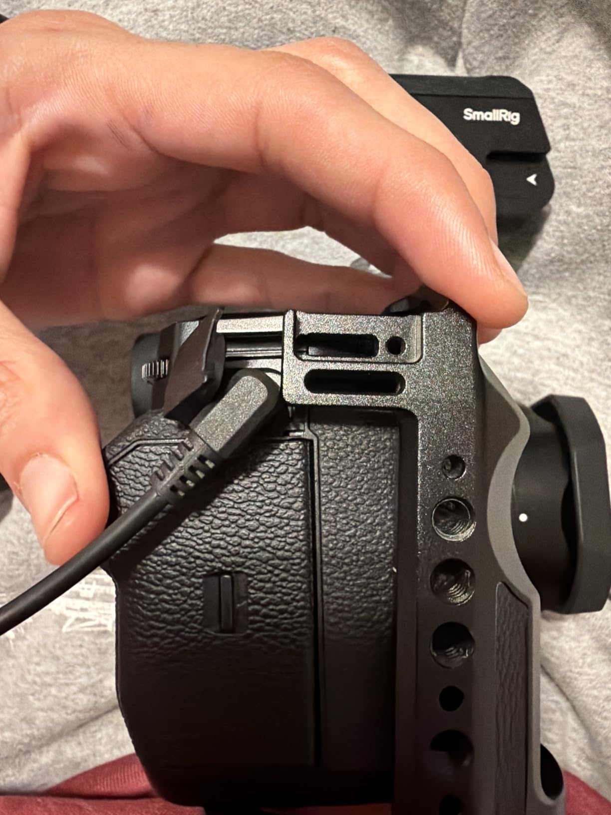 SmallRig X-H2 / X-H2S Camera Full Cage for FUJIFILM X-H2 / X-H2S, Aluminum Alloy Video Making Camera Rig with Cable Clamp for HDMI and HawkLock Quick Release Interface - 3934B customer photo 1