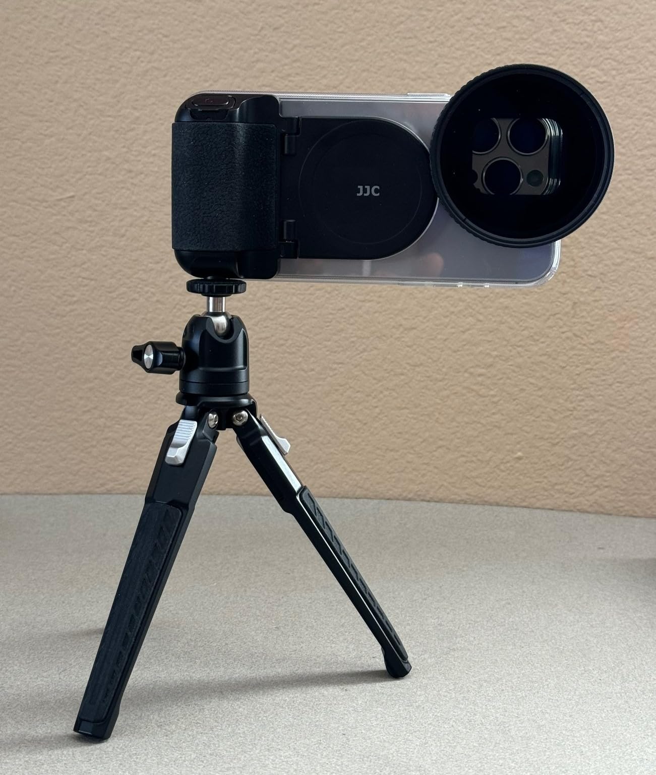 JJC Magnetic Phone Camera Grip Handle with Wireless Shutter Remote, Magsafe Camera Handle Bluetooth Bracket for iPhone Android Smartphone with 1/4 inch Tripod Screw for Video Photo Shooting (Black) customer photo 2