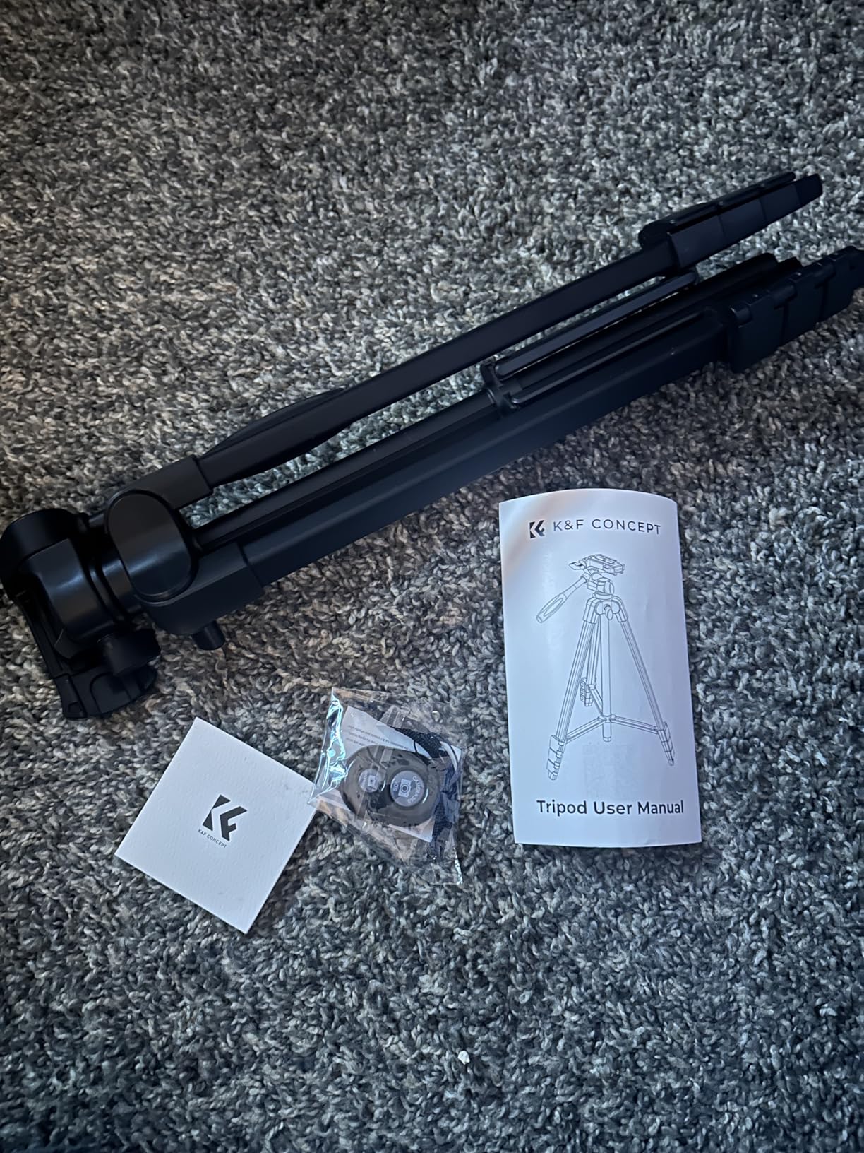 K&F CONCEPT 60'' Portable Travel Tripod, 1.34 lbs Ultra Lightweight with Remote and Cellphone Holder, 360° Panorama, Cold Shoe Interface, Portable for Travel - B174A1 customer photo 2