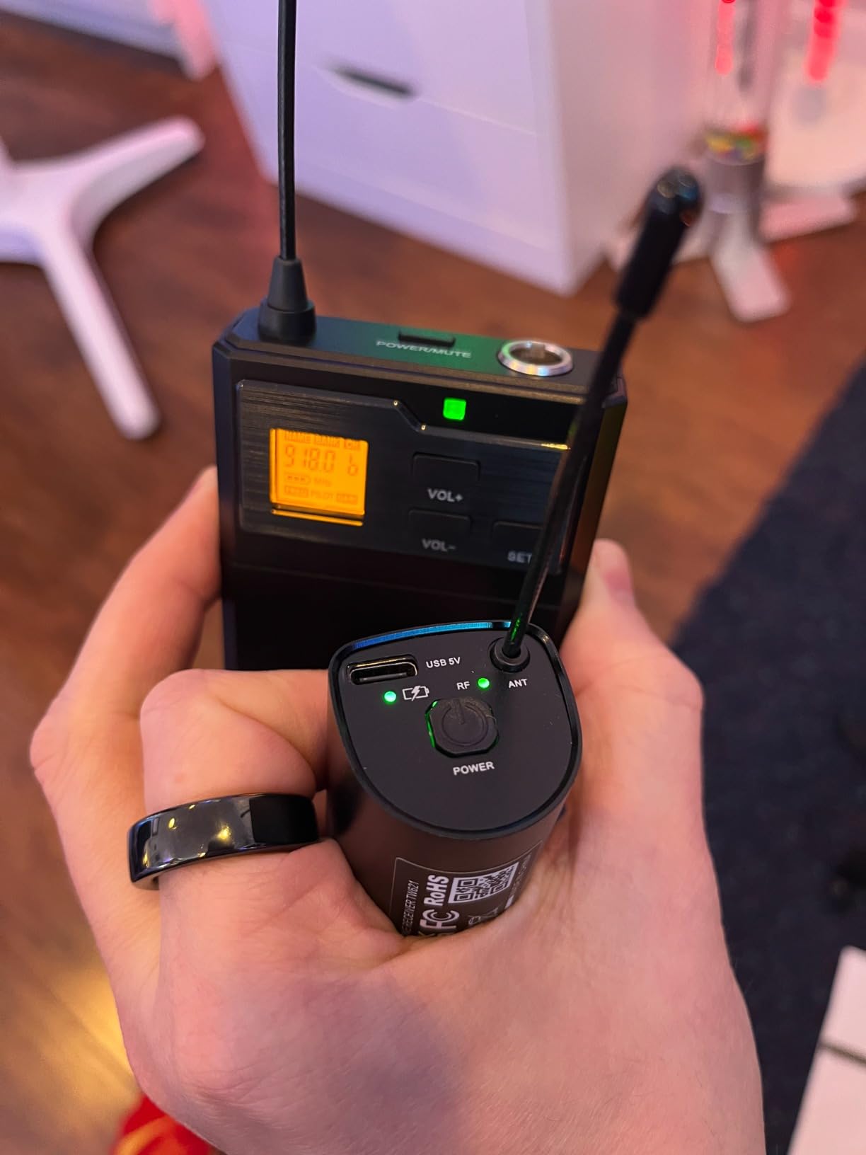 TONOR UHF Wireless Microphone System with Headset Lavalier Lapel Mic, Bodypack Transmitter, Rechargeable Receiver, 2 * 15 Channels 60 m/200ft Range 1/4