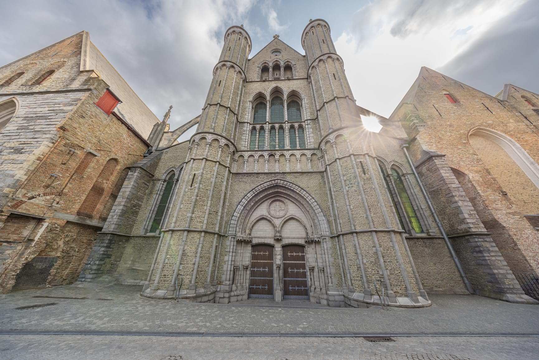 Canon RF10-20mm F4 L is STM, Ultra-Wide-Angle Lens for Full-Frame Cameras, Compact & Lightweight, Great for Still Photography & Videography customer photo 1