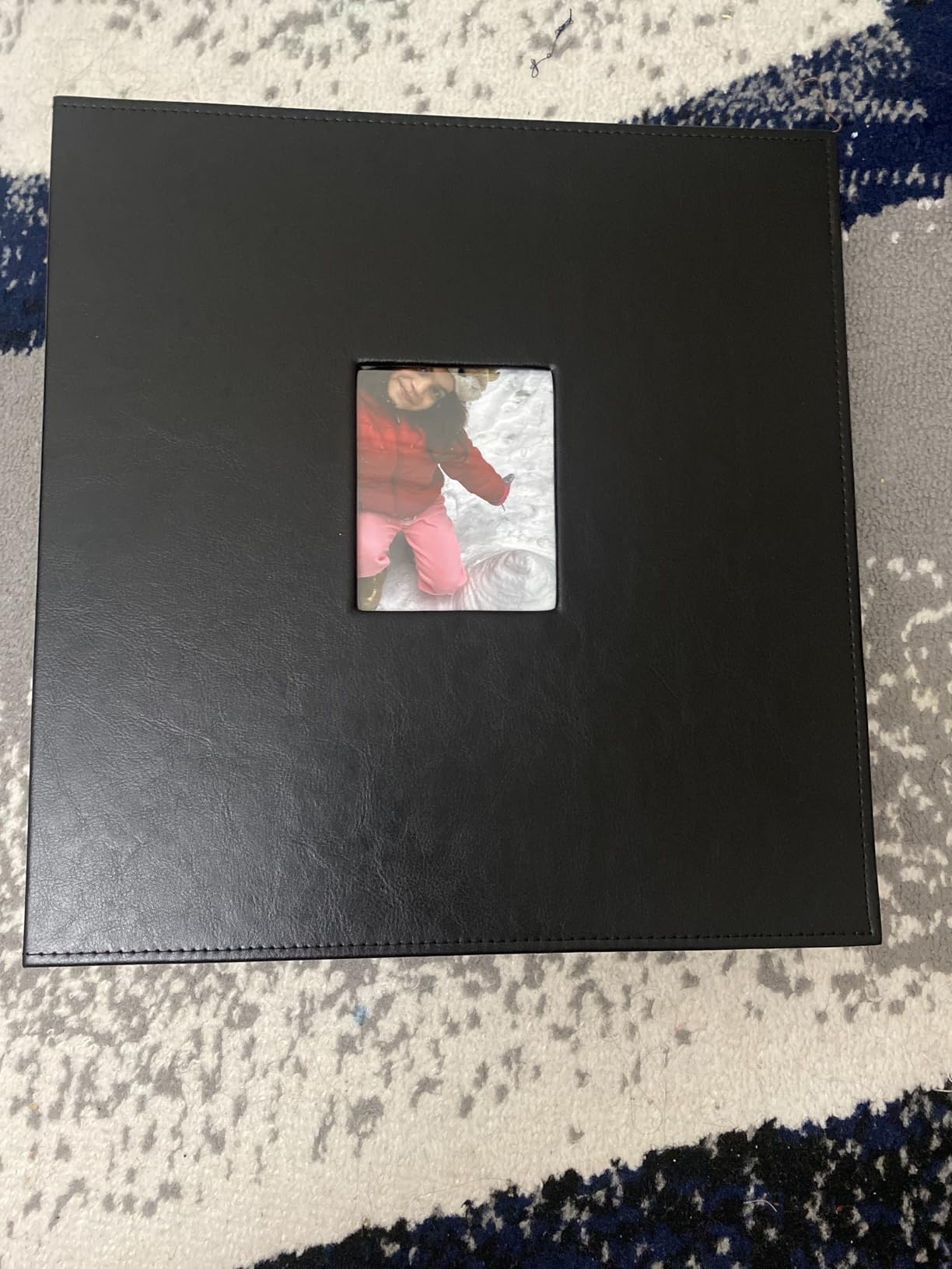 Aevdor 1000 Pockets Photo Album 4x6, Extra Large Capacity Leather Cover Wedding Family Photo Albums Holds 1000 Horizontal and Vertical Photos, Acid-free Pages 4x6 Photo Album with Front Window (Black) customer photo 1