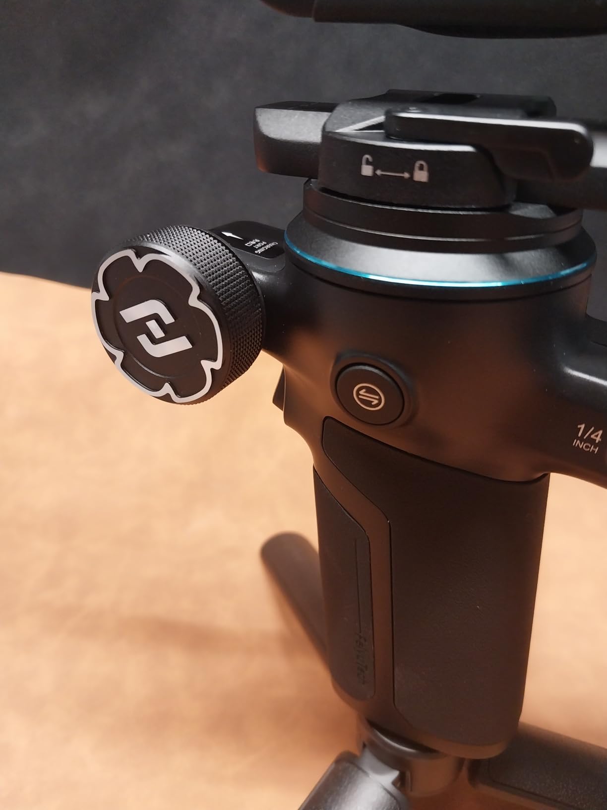 FeiyuTech SCORP C2 AI Tracking Gimbal Stabilizer for Camera, for Mirrorless Vlogging Camera Sony/Canon/Panasonic/Nikon/Fujifilm, Native Vertical Shooting, Max 7.72lb, Bluetooth/TypeC Connect, Gesture Control customer photo 1