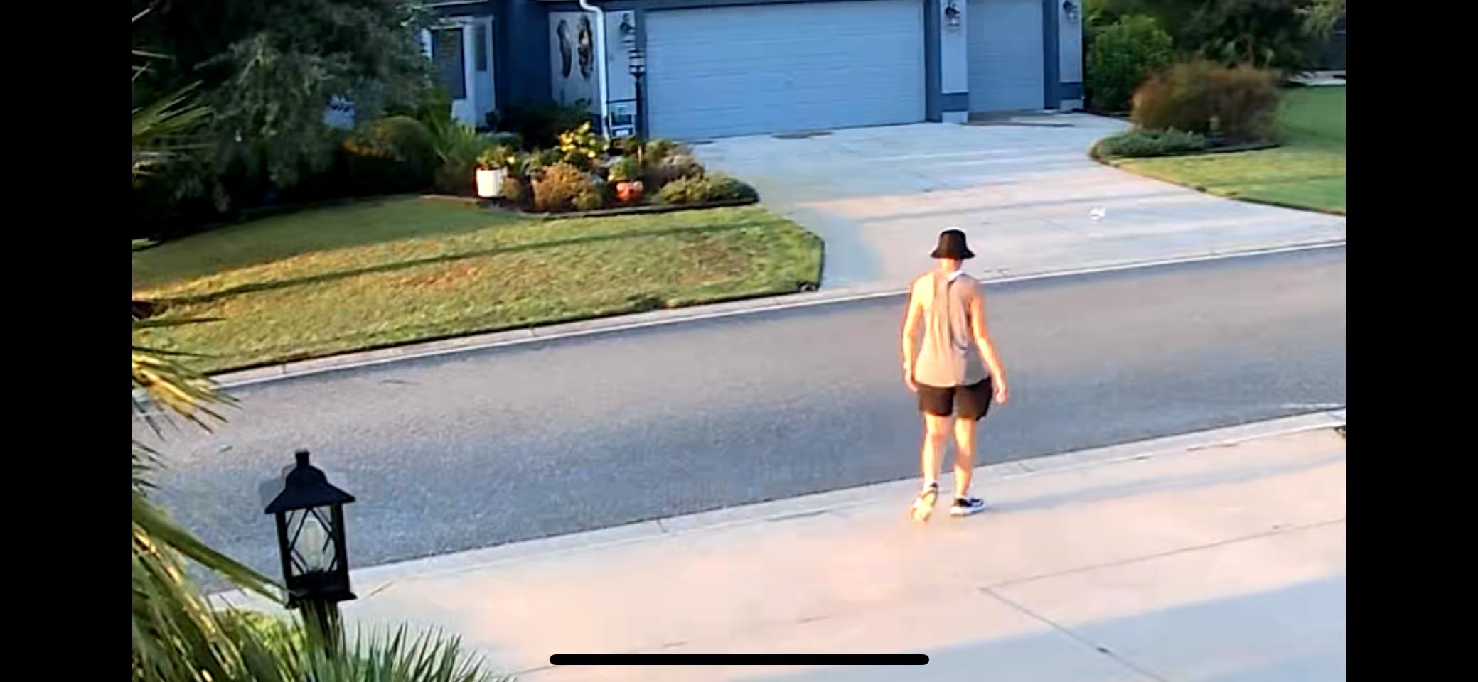 aosu Security Cameras Outdoor Wireless, 4 Cam-Kit, Solar-Powered, No Subscription Required, 360° Pan & Tilt, Auto Tracking customer photo 1