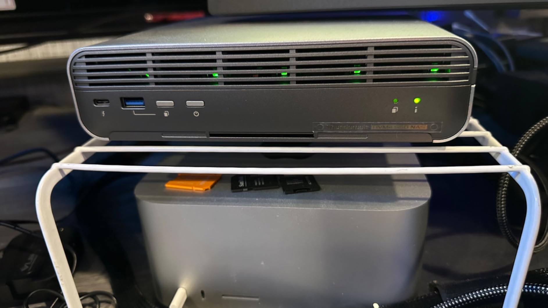 QNAP TBS-h574TX-i3-12G-US 5 Bay High-Performance E1.S All-Flash NASbook with Intel Core Processor, Thunderbolt 4 and 10GbE (5G/2.5G/1G/100M/10M) Network Connectivity (Diskless) customer photo 1