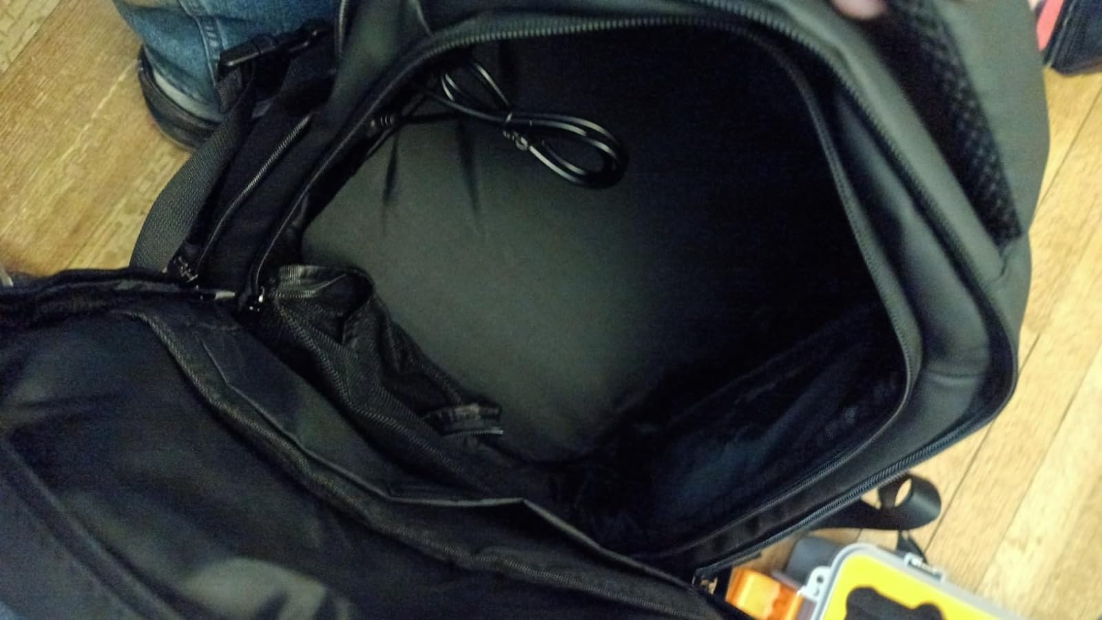 Mini 4 Pro Case, Mini 3/4 Pro Waterproof Hard Carrying Case, Large Drone Bag Fits 15.6 Inch Laptop, Travel Backpack customer photo 1