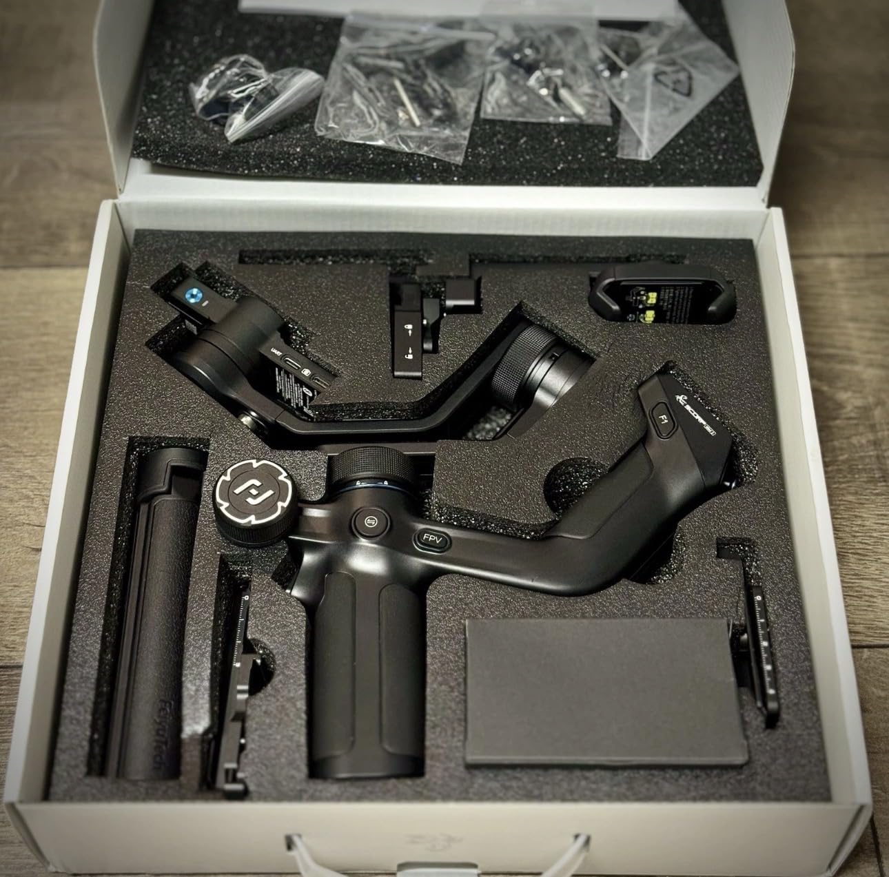 FeiyuTech SCORP Mini 2 Kit White[Official] All-in-One Camera Stabilizer 3-Axis Handheld Gimbal for Mirrorless&DSLR Camera fits Sony A7III Canon R6 Fujifilm GoPro,Smartphone,AI Track, Max 2.65lb customer photo 1