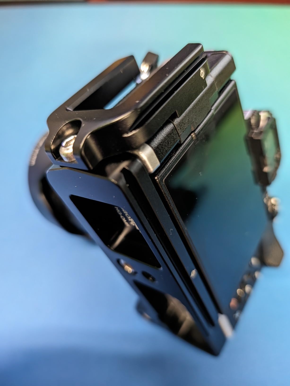 Haoge HG-OM5 Camera Bracket Holder Hand Grip for OM System OM-5 fit Arca Swiss Kirk RRS Benro Quick Release Plate customer photo 1