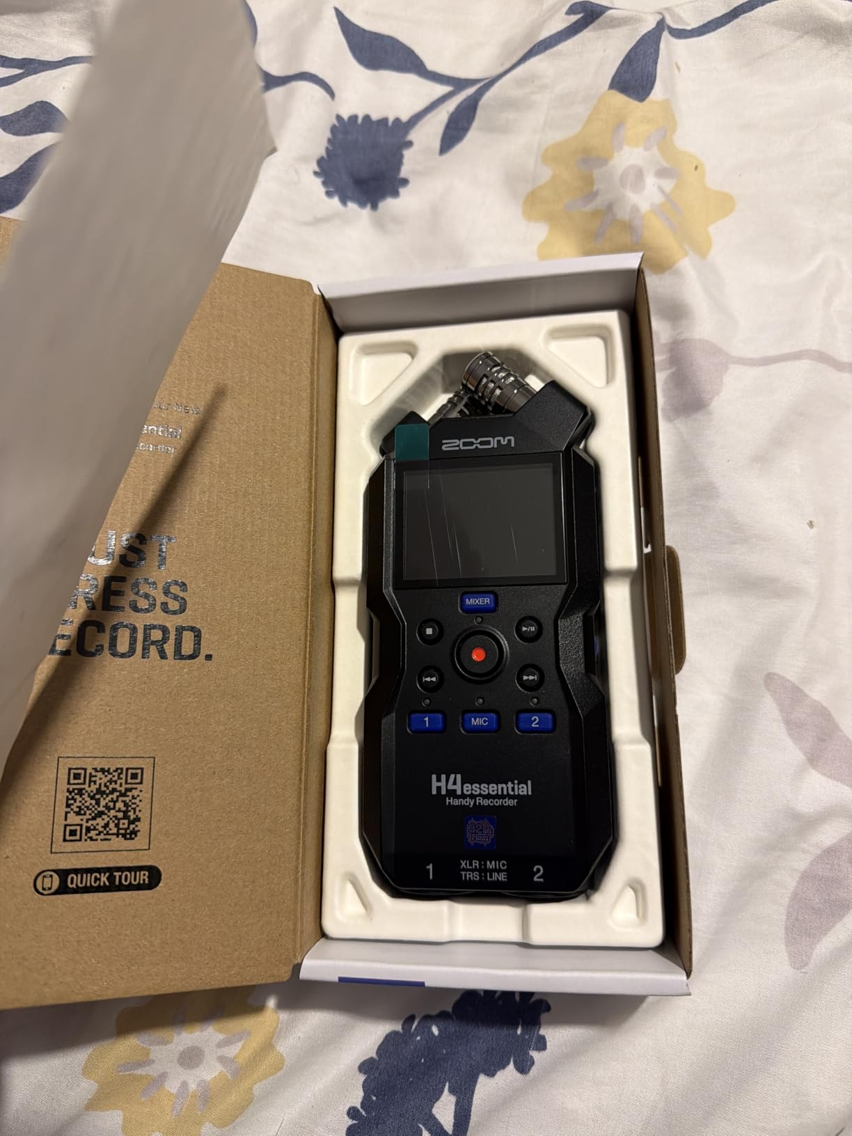 Zoom H4 Essential Handheld Recorder for Musicians, Podcasters & Filmmakers with Stereo Microphones, 2 XLR/TRS Inputs, 4 Tracks of 32-Bit Float Recording, & USB Audio Interface customer photo 1