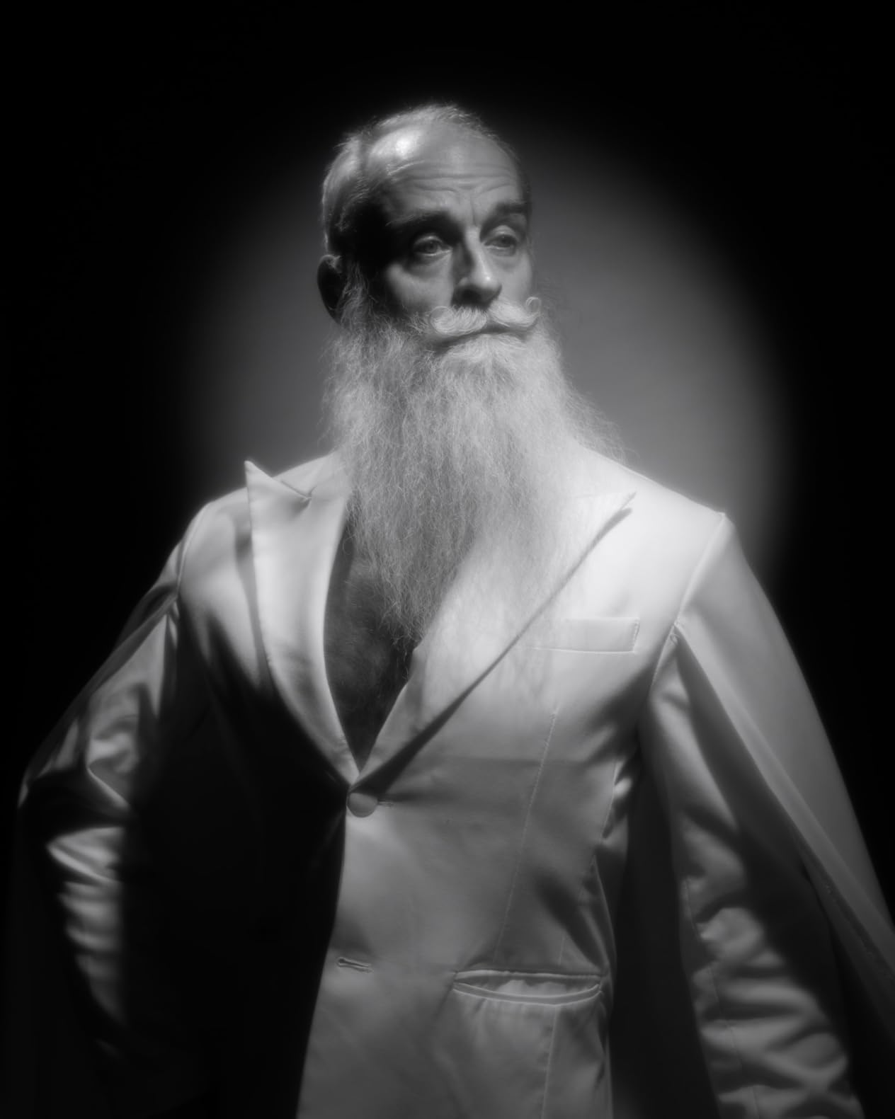 Fresnel Lens with Barn Doors for Studio Lighting, 10-45° Zoom Bowens Mount, 5-10X Brightness Boost Compatible with Aputure/Godox COB Video Lights, Photography Light Modifier (F10) customer photo 1