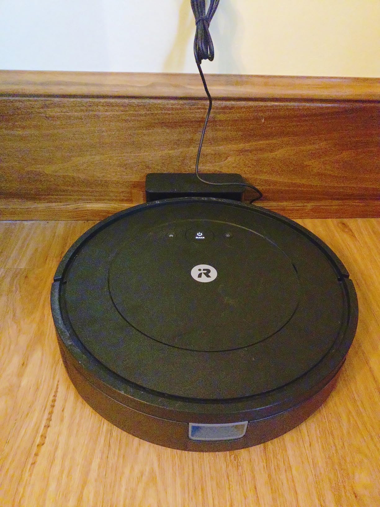 Roomba Vac Robot Vacuum (Q0120) - Easy to use, Power-Lifting Suction, Multi-Surface Cleaning, Smart Navigation Cleans in Neat Rows, Self-Charging, Alexa customer photo 2