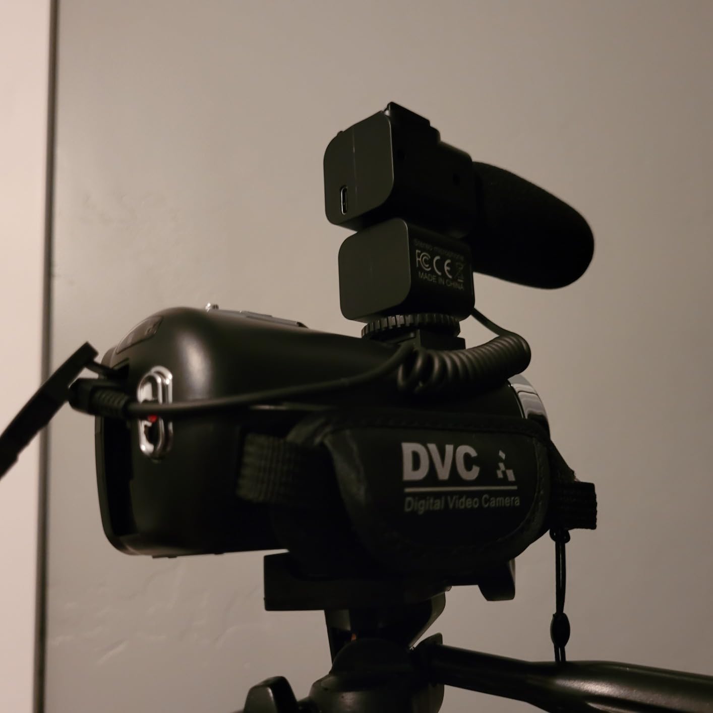 Video Camera, 8K Camcorder 48MP 15FPS UHD WiFi Vlogging Camera with IR Night Vision for YouTube, 3