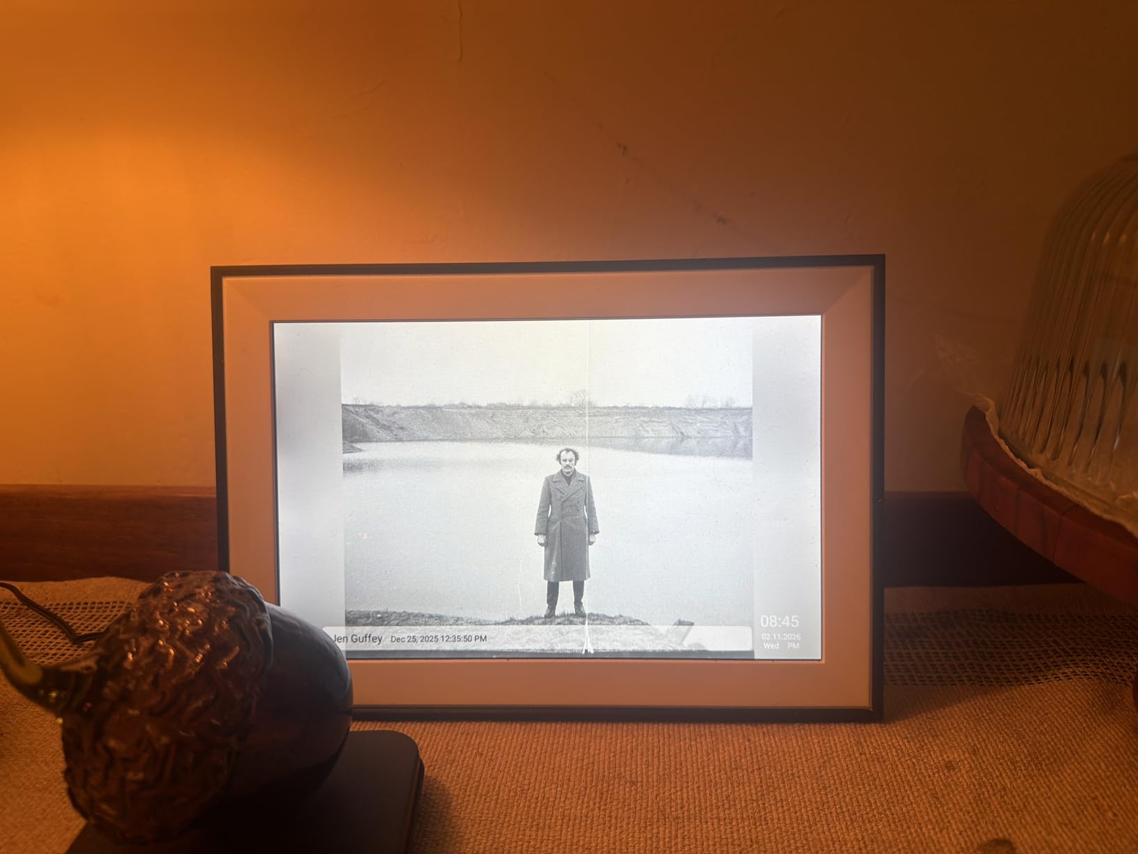 Dragon Touch 10.1'' WIFI Digital Picture Frame - 1280*800 HD IPS Touch Screen Digital Photo Frame Display, Auto-Rotate, Share Photos/Videos Instantly via Free App Best Gifts for Birthday, Wedding, Mom customer photo 1