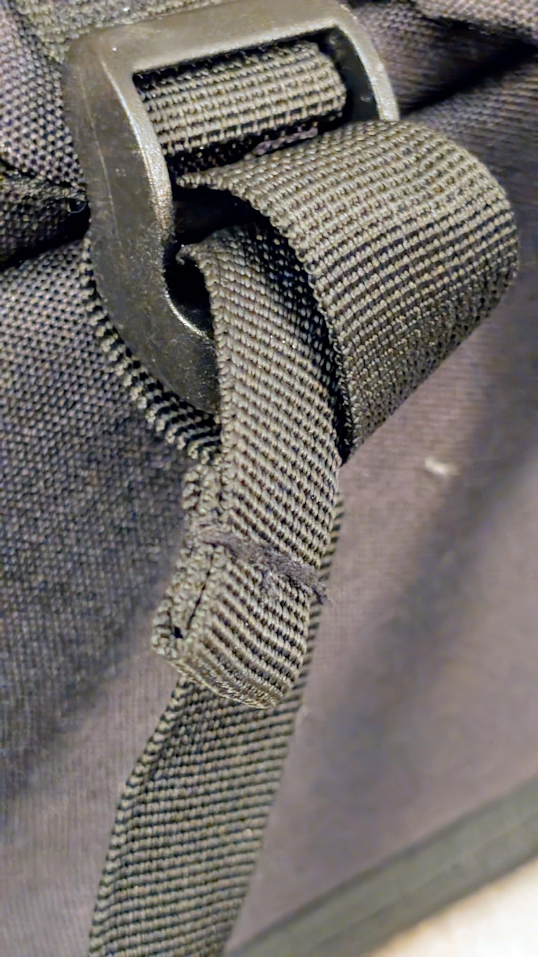 BAGSMART Camera Backpack, DSLR SLR Small Camera Bags for Photographers Compatible for Sony Canon Nikon, Shoulder Strap 2-in-1 Travel Backpack Fits 12.9