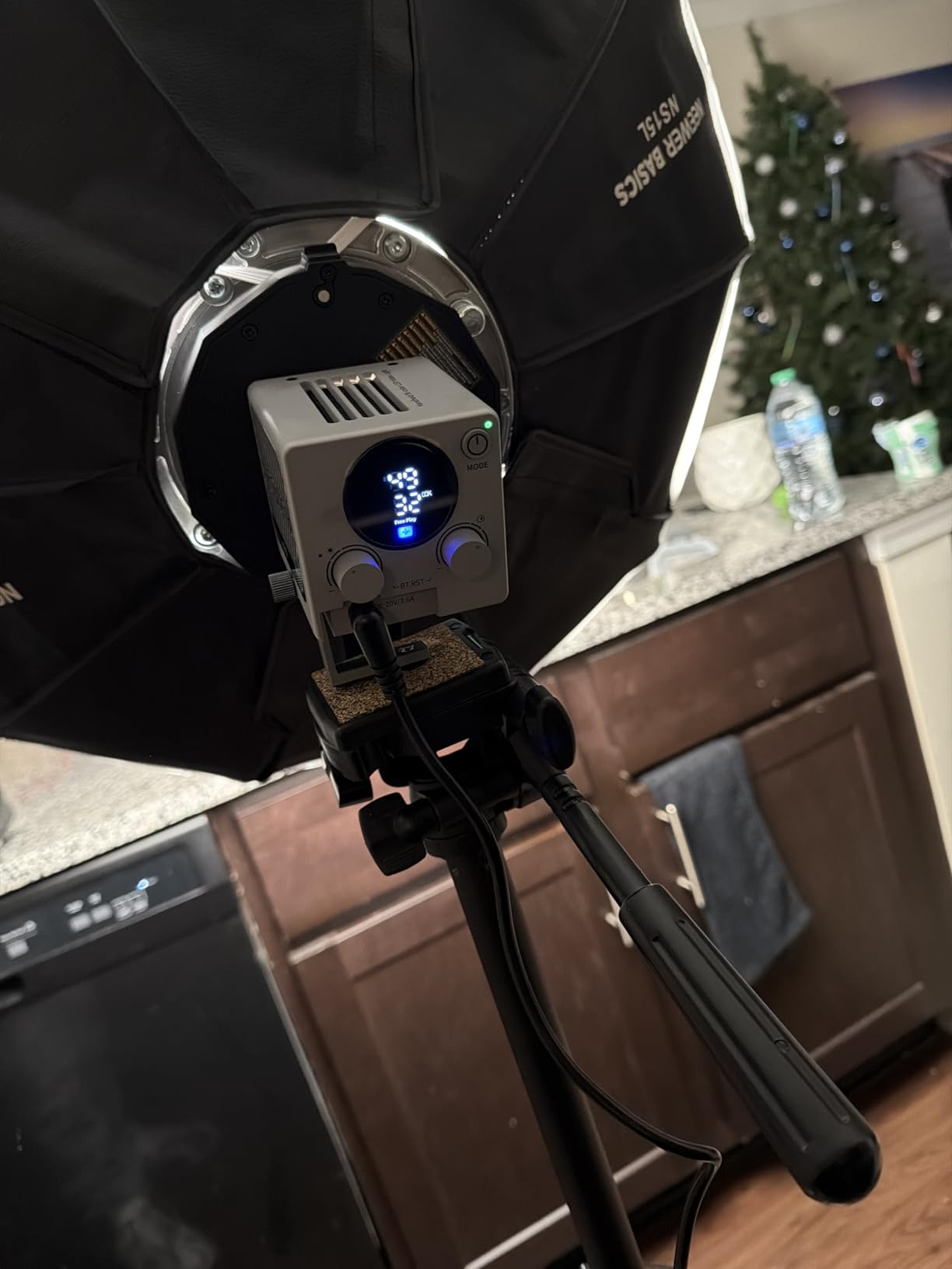 NEEWER HS60B Mini Video Light with App Control, 60W Handheld Portable Bi Color COB LED Continuous Output Lighting customer photo 1