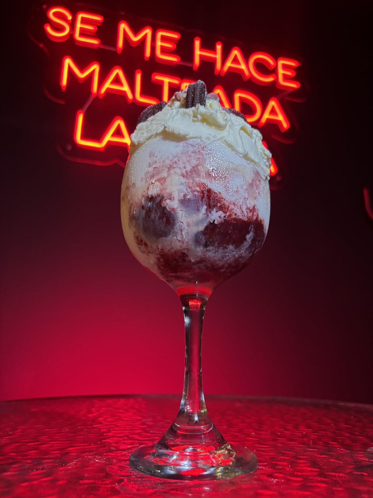 NEEWER RGB Light Wand, Magnetic Handheld Photography Video Light Stick, 2500K~8500K Dimmable CRI95+ Full Color LED Tube Light Bar with 2550mAh Battery, 17 Light Scenes for Vlog TikTok YouTube, TL20C customer photo 2