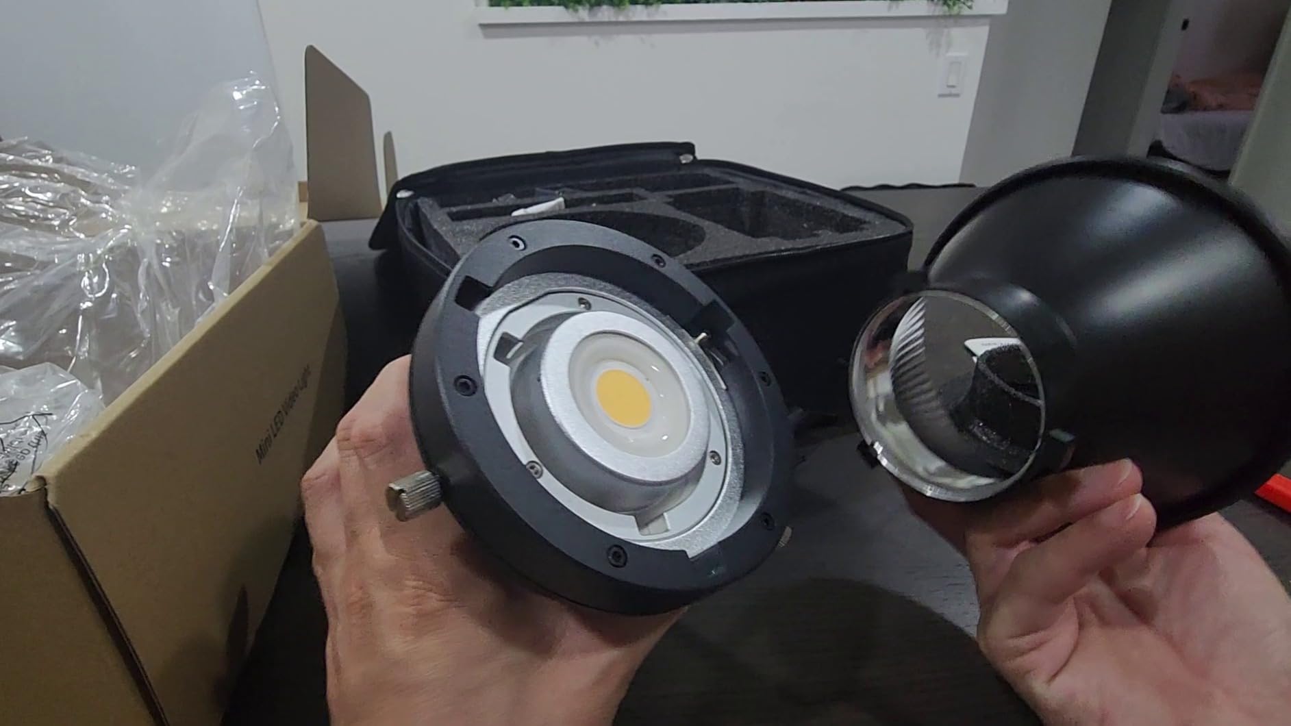 NEEWER MS60 LED Video Light with 2.4G/APP Control, 65W 5600K Daylight Mini COB Continuous Output Lighting, 40000lux/1m, CRI 97+/TLCI 98+, 9 Scenes, 0-100% PWM Dimming, Bowens Mount Adapter customer photo 2