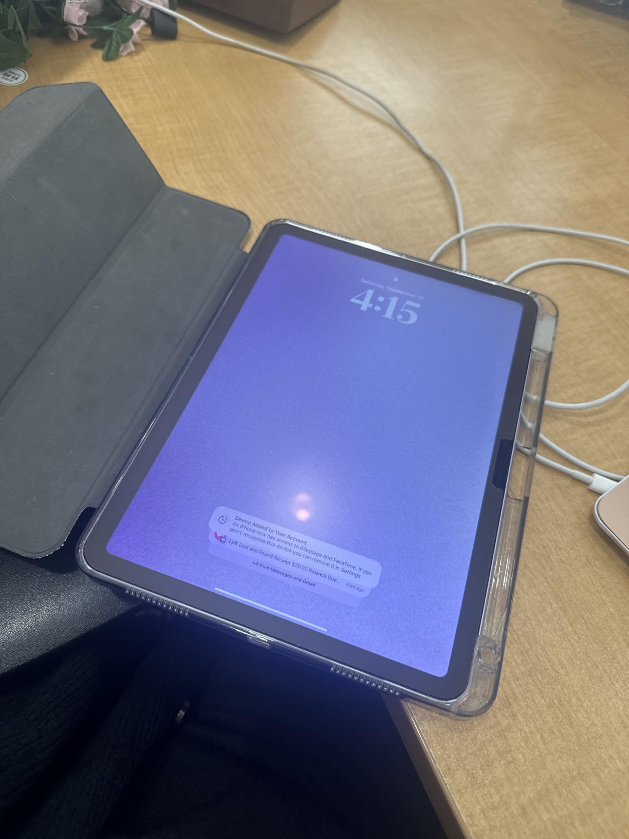 iPad Air 11-inch (M2): Built for Apple Intelligence, Liquid Retina Display, 256GB, 12MP Front/Back Camera, Wi-Fi 6E, Touch ID, All-Day Battery Life - Starlight customer photo 1