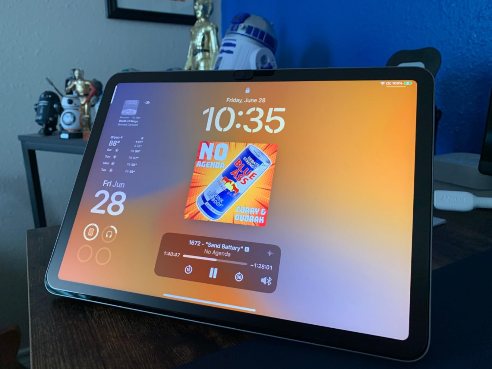 iPad Air 11-inch (M2): Built for Apple Intelligence, Liquid Retina Display, 256GB, 12MP Front/Back Camera, Wi-Fi 6E, Touch ID, All-Day Battery Life - Starlight customer photo 2