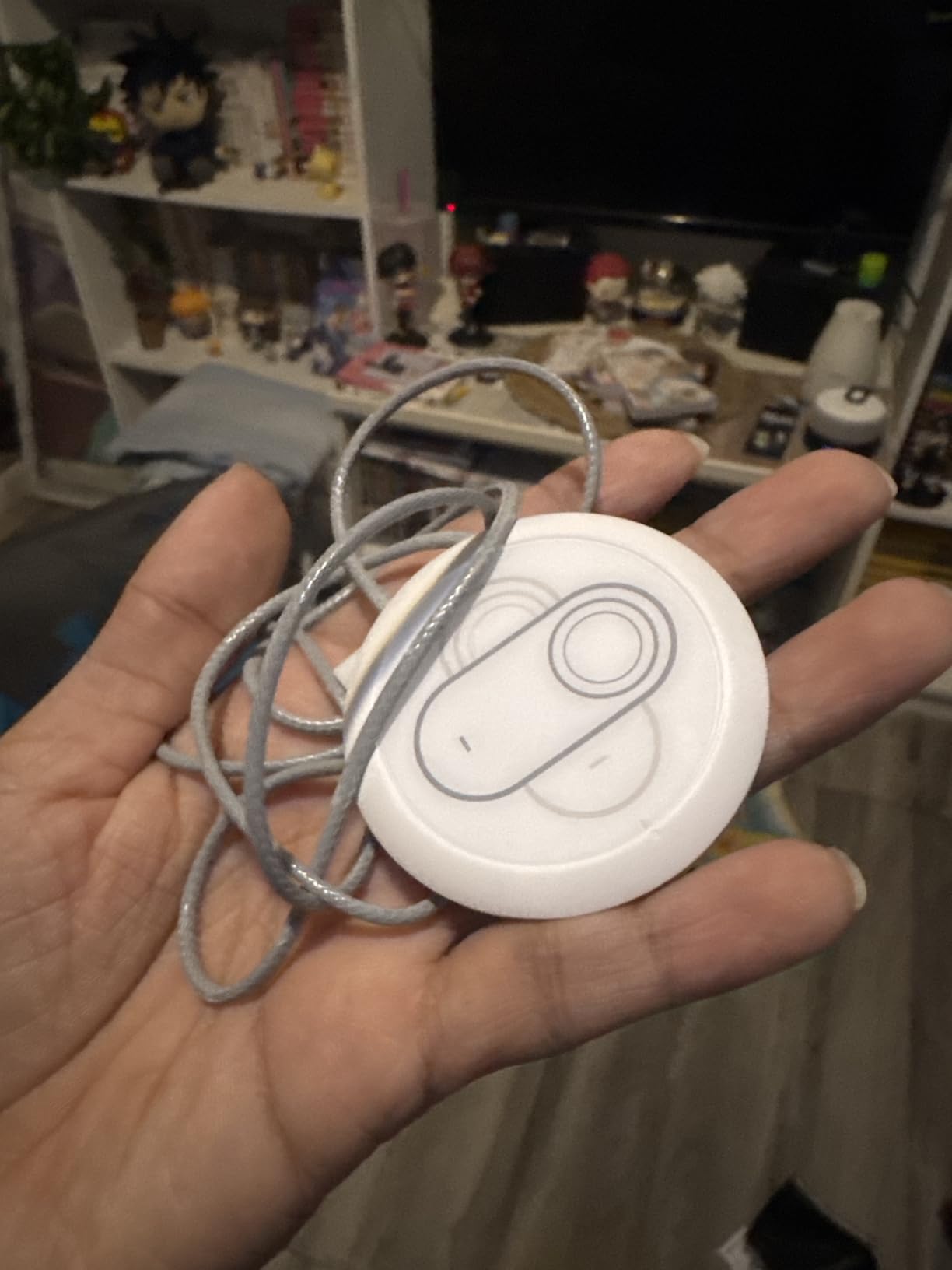 Insta360 GO 3S - 128 GB White 4K Tiny Portable Vlogging Camera, Hands-Free POVs, Mount Anywhere, Stabilization, 140 Min Battery Life, 10m Waterproof, Apple Find My customer photo 2