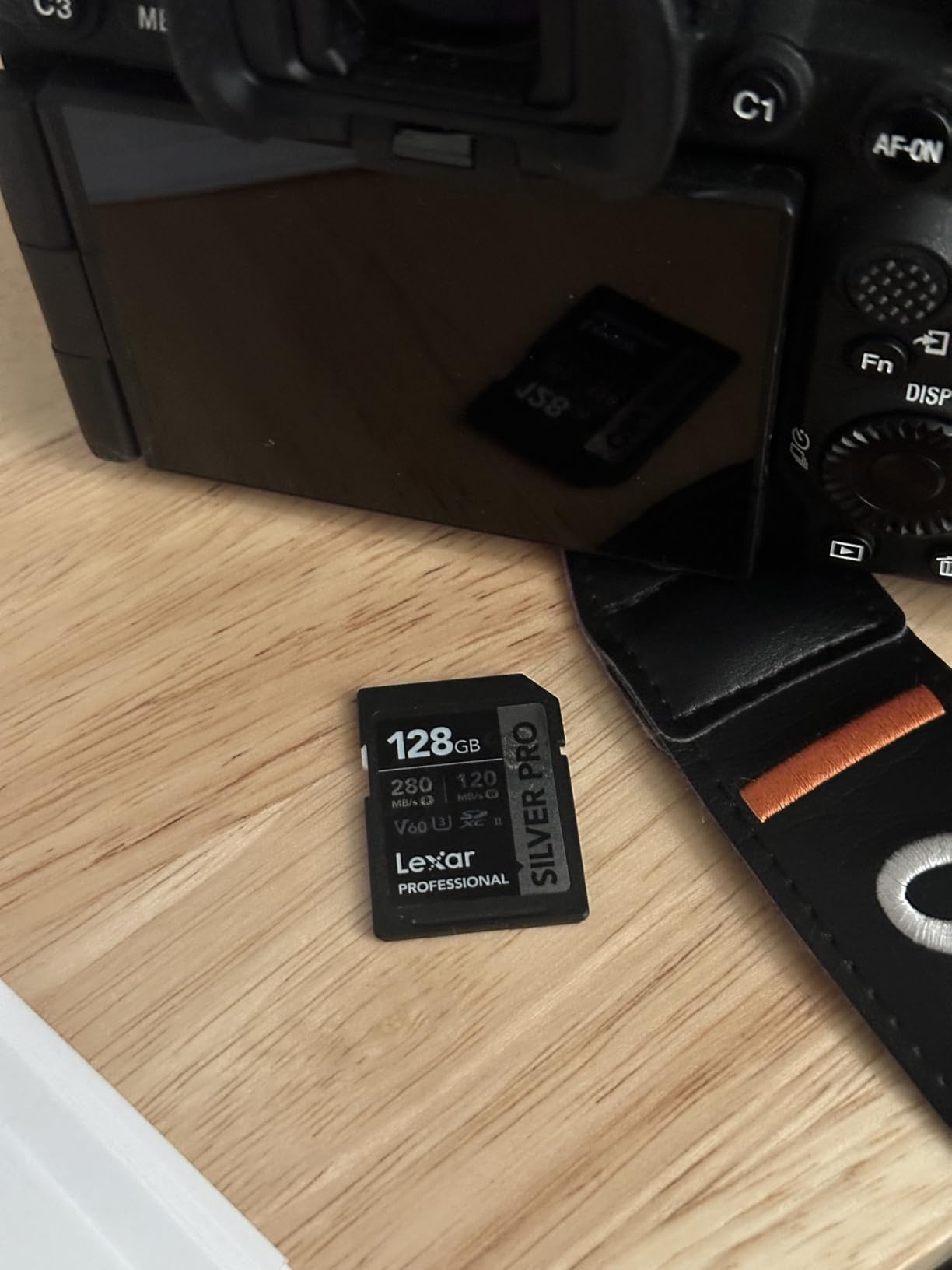 Lexar 128GB Professional Silver SD Card, UHS-I, C10, U3, V30, 4K, Up to 205/140 MB/s SDXC Memory Card, for Professional Photographer, Videographer, Enthusiast (LSDSILV128G-BNNNU) customer photo 1