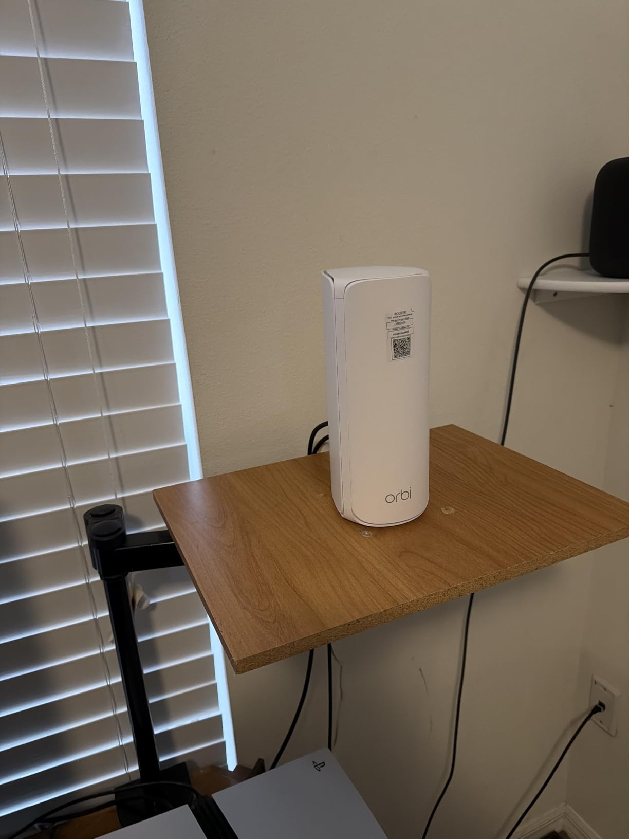 Orbi 770 Series Tri-Band WiFi 7 Mesh Network System (RBE773) - Router + 2 Satellite Extenders, Security Features, Up to 11Gbps, Covers up to 8,000 sq. ft., 100 Devices, 2.5 Gig Internet Port customer photo 2