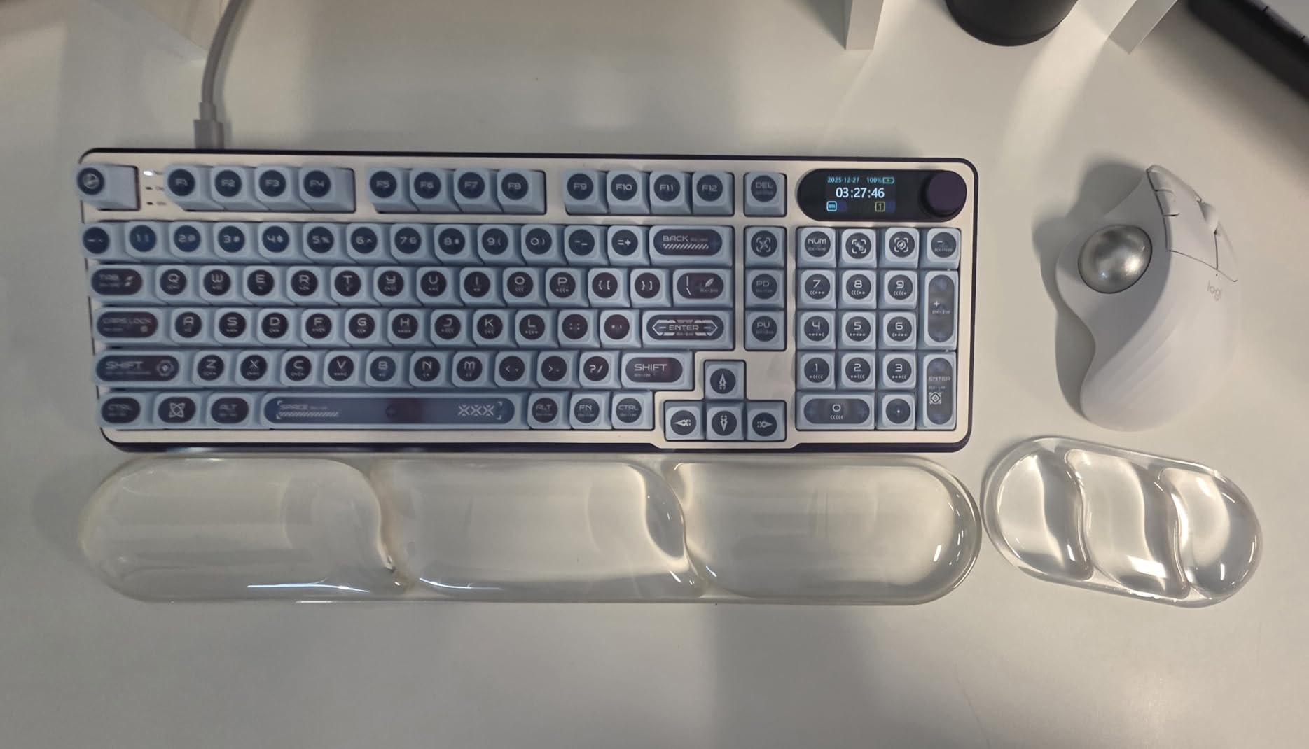 Logitech Ergo M575S Wireless Trackball Mouse, Wireless Ergonomic Mouse with Bluetooth and Encrypted Dongle customer photo 2