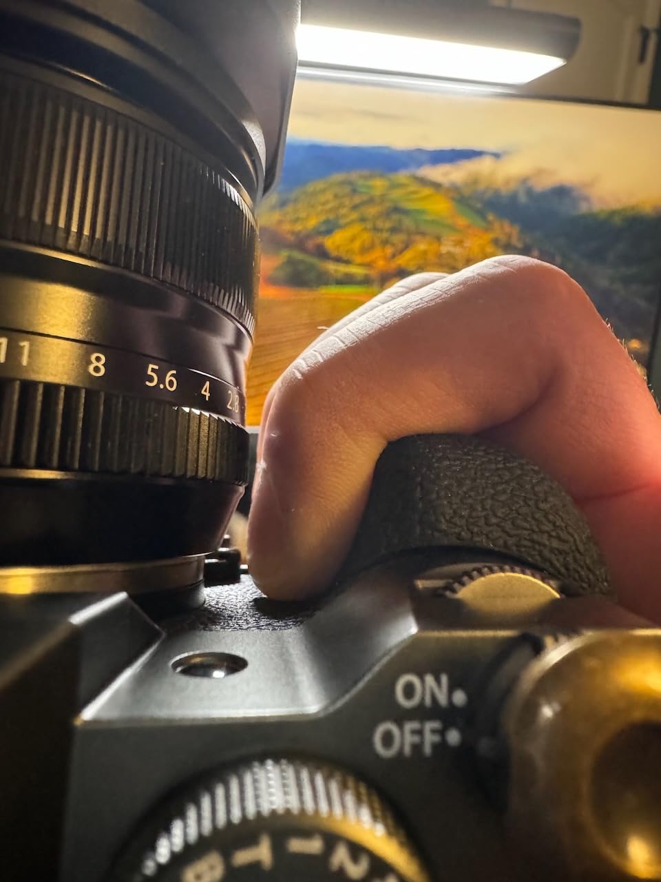 SMALLRIG X-T50 Handgrip, Silicone L-Shape Handle for FUJIFILM X-T50 Camera, Built-in Quick Release Plate for Arca, with Shutter Button and Hot Shoe Cover, Charcoal Silver - 4712 customer photo 2