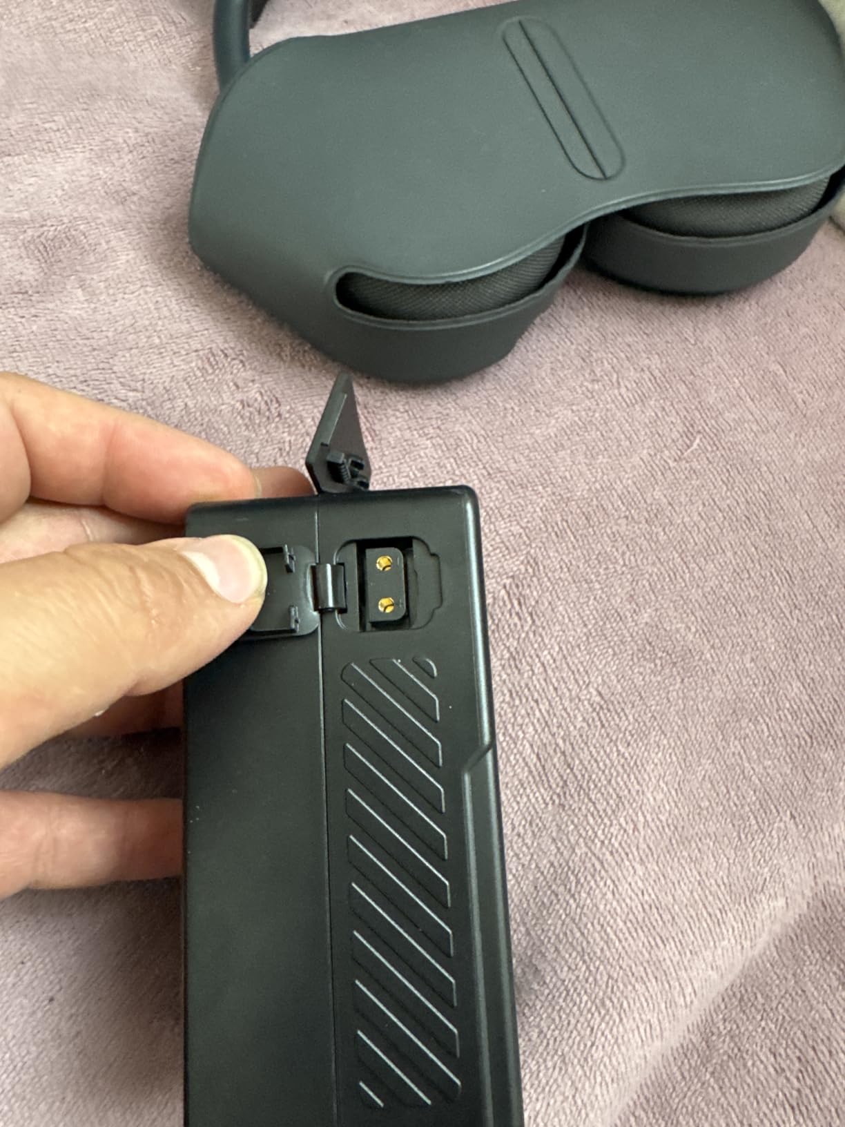 SMALLRIG V Mount Battery, 99Wh / 6800mAh V Mount Battery with 65W Output, 2.5H Full Charge, PD 3.0 USB-C Fast Charging, for Filmmakers, Cameras, Camcorders, Phones, Monitors, Video Lights customer photo 2