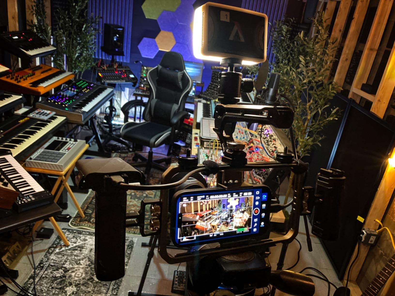 SmallRig 1.55XT Anamorphic Lens for Phone, 2.76:1 Widescreen Cinematic Blue Flare Lens for T-mount Phone Cage customer photo 1