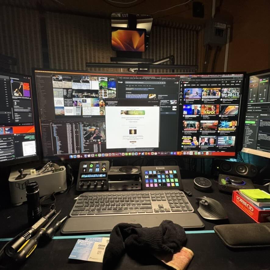 USB Hub - For Stream Deck +, 2 USB-C Ports/2 USB-A Ports, Power Delivery, SD/microSD Card Reader - USB-C, Mac/PC, Stream Deck and Power Supply Not Included customer photo 2