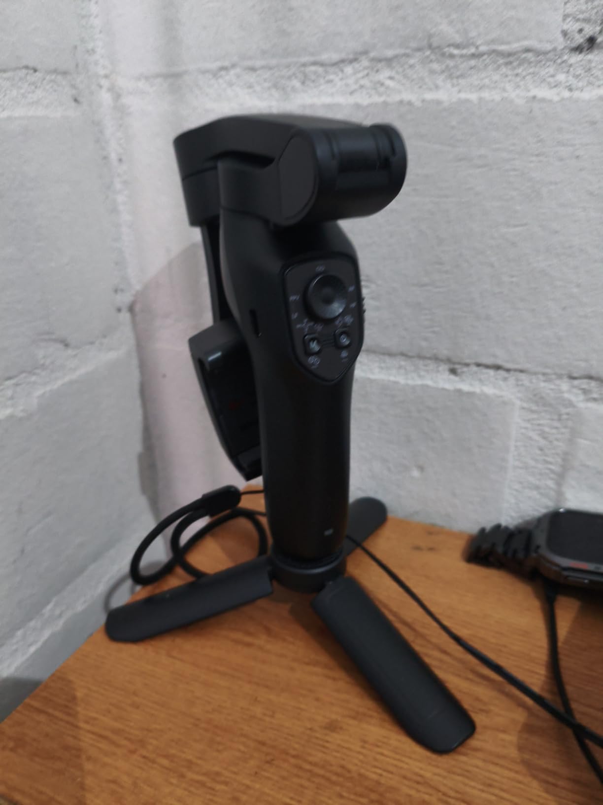 COMITOK L7C Pro, Gimbal Stabilizer for iPhone, Phone Stabilizer for Video Recording with Face/Object Tracking, 3-Axis Gimbal for Android & iPhone 15 Pro Max, Foldable Phone Gimbal Vlog Recording customer photo 1