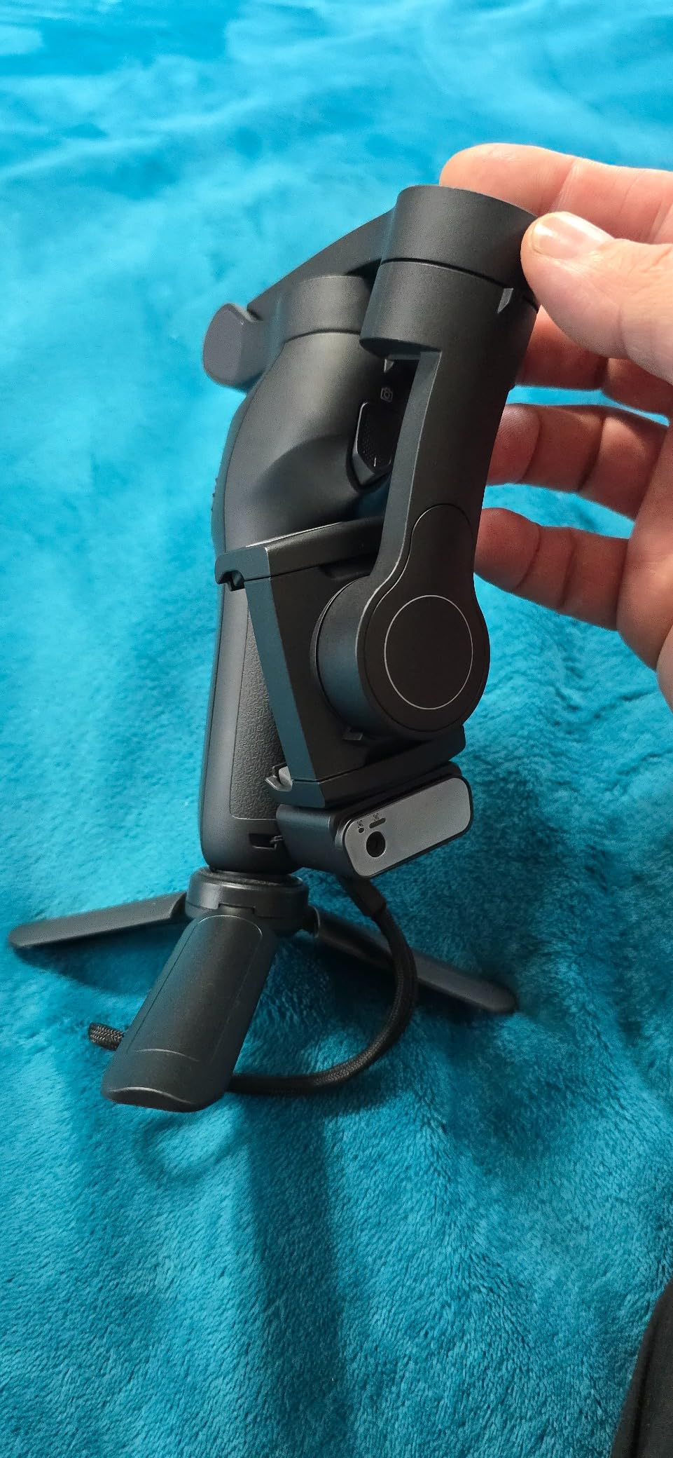 COMITOK L7C Pro, Gimbal Stabilizer for iPhone, Phone Stabilizer for Video Recording with Face/Object Tracking, 3-Axis Gimbal for Android & iPhone 15 Pro Max, Foldable Phone Gimbal Vlog Recording customer photo 2