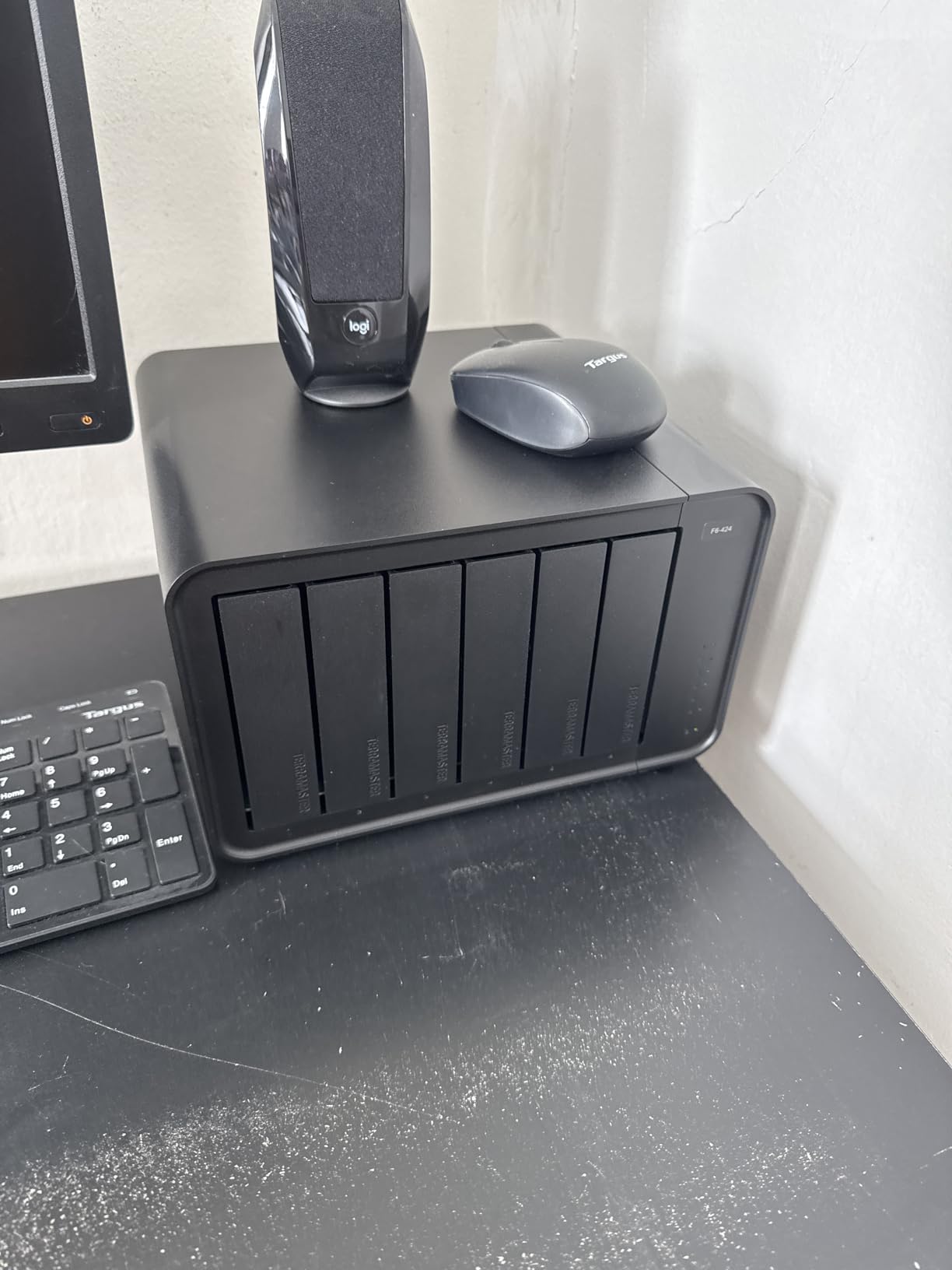 TERRAMASTER F6-424 NAS Storage 6-Bay, N95 Quad-Core CPU, 8GB DDR5 RAM, Dual 2.5GbE Ports customer photo 1