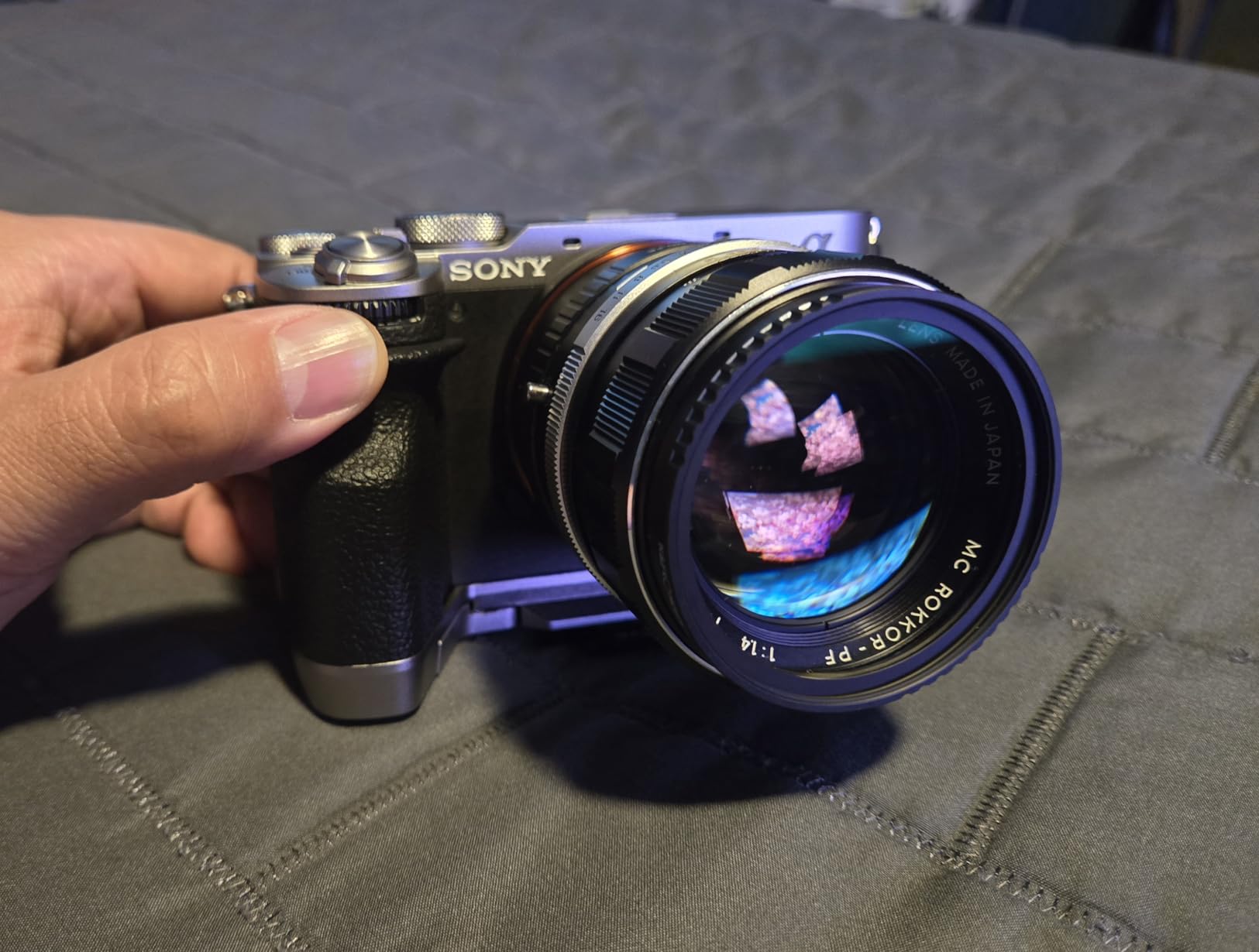 SmallRig A7C II / A7CR Handgrip L-Shape Grip for Sony Alpha 7C II/Alpha 7CR, Quick Release Plate for Arca, Lightweight Silicone Side Handle, for Quickly Switch on Tripods/Handheld Shooting - 4797 customer photo 1