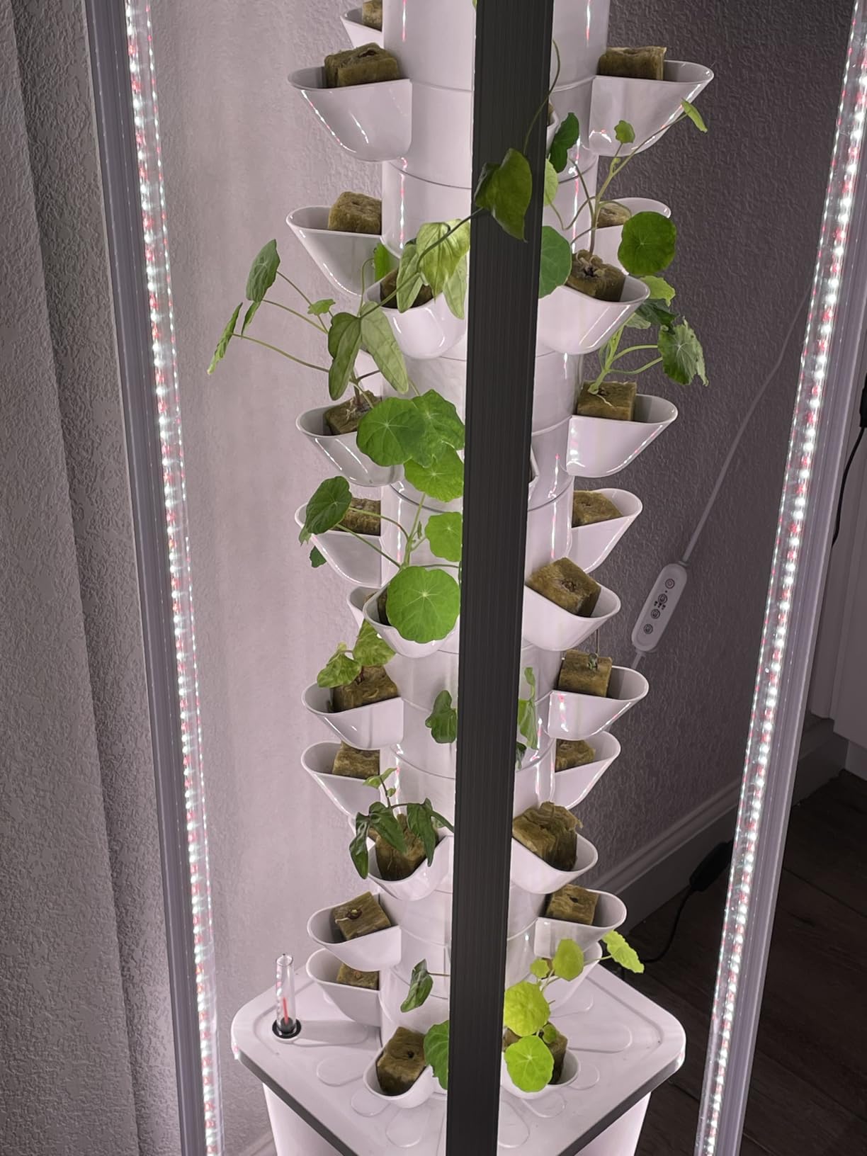 Hydroponic Tower Growing System，45 Pods Vertical Garden，Suitable for Indoor and Greenhouse, Grow Herbs and Vegetables，Houseplant Farming with Water Circulation and Automatic Timer customer photo 1