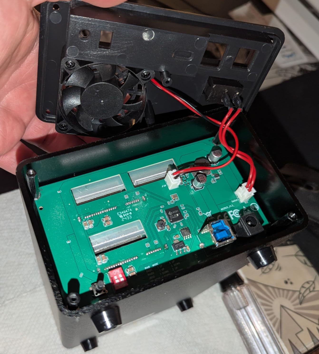 CENMATE Aluminum 2 Bay Hard Drive RAID Enclosure with Cooling Fan for 2.5