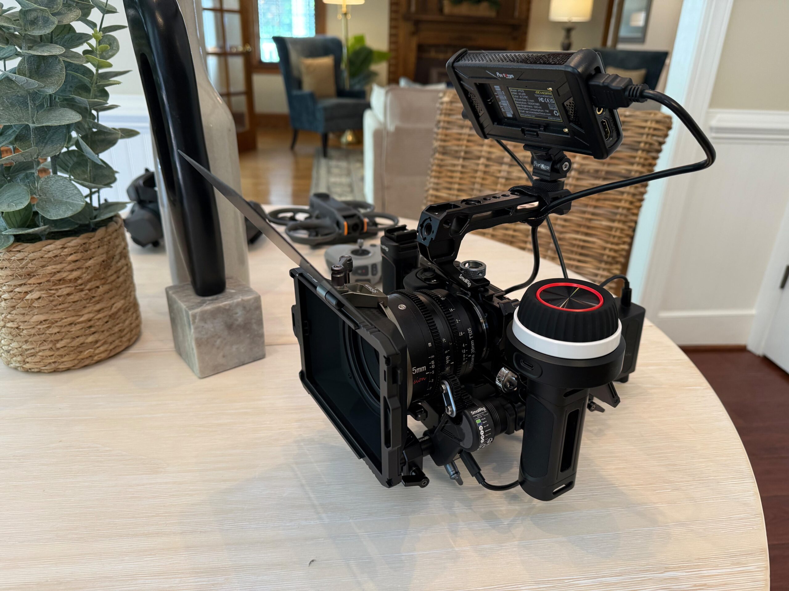 SmallRig Wireless Handwheel Controller (Lite), Single-Touch A/B Marking, 21H Battery Life, Streamlined Control, Lightweight, Comfortable and Compact Design, for DSLR and Cine Lenses - 4295 customer photo 1