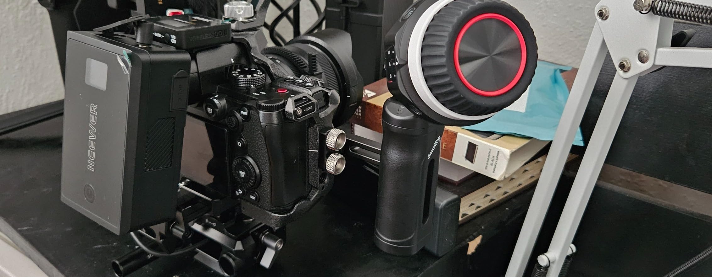 SmallRig Wireless Follow Focus Kit (Lite) with Handwheel Controller & Receiver Motor, A/B Stops & 15mm Rod Clamp, Compact Design, Widely Compatible with Cinema and Zoom Lenses with High Damping - 4296 customer photo 2